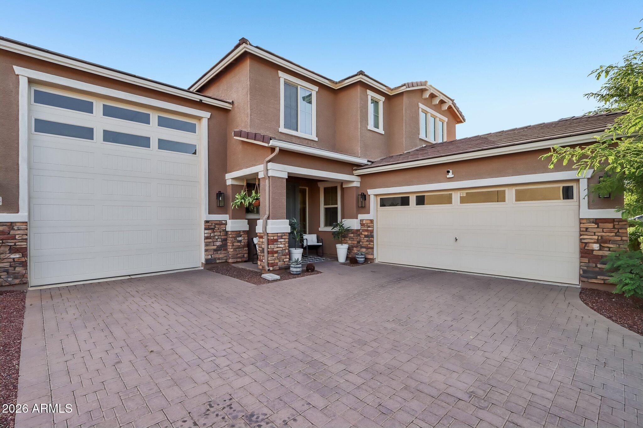 17365 W HEDGEHOG Place