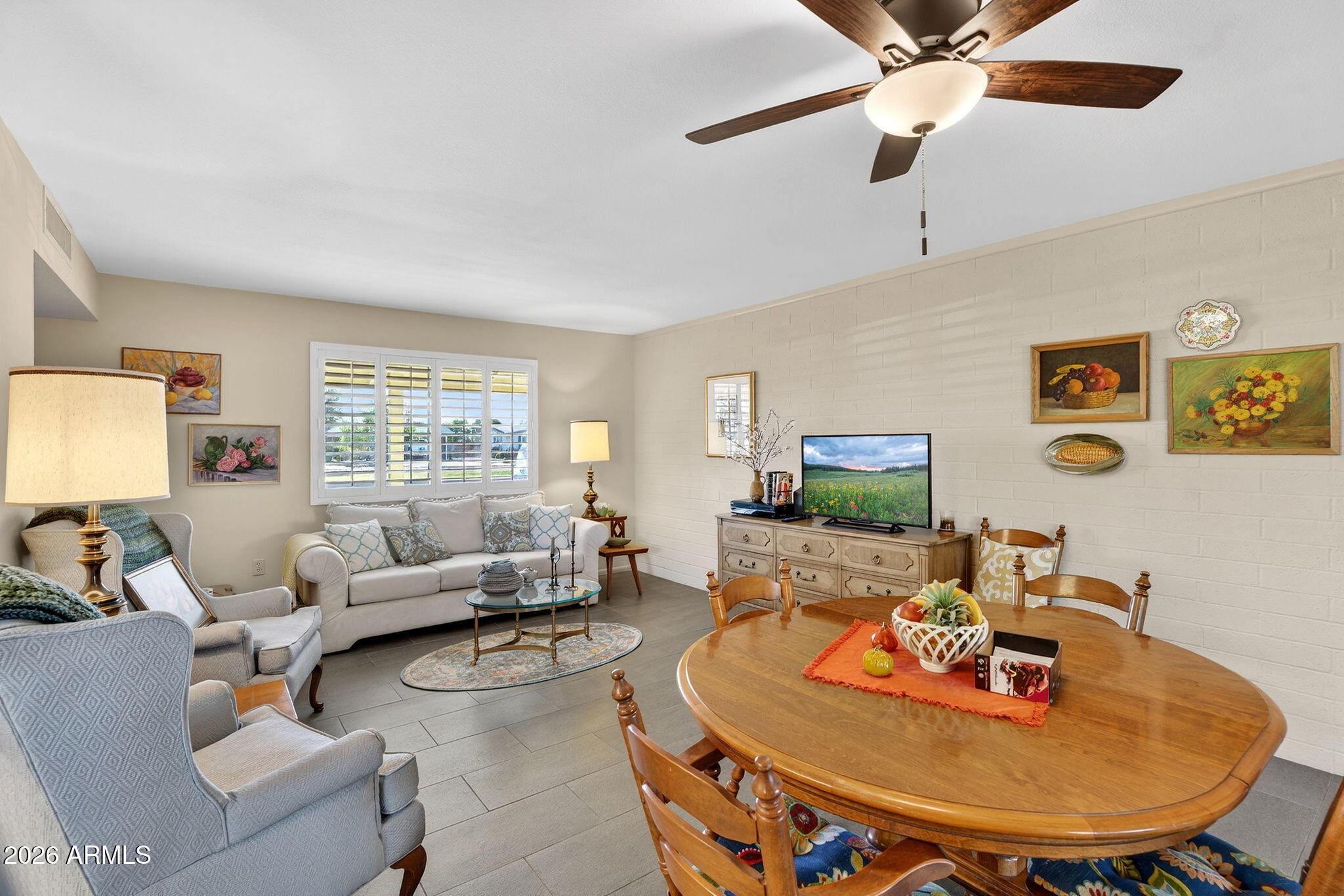 9928 W PEORIA Avenue