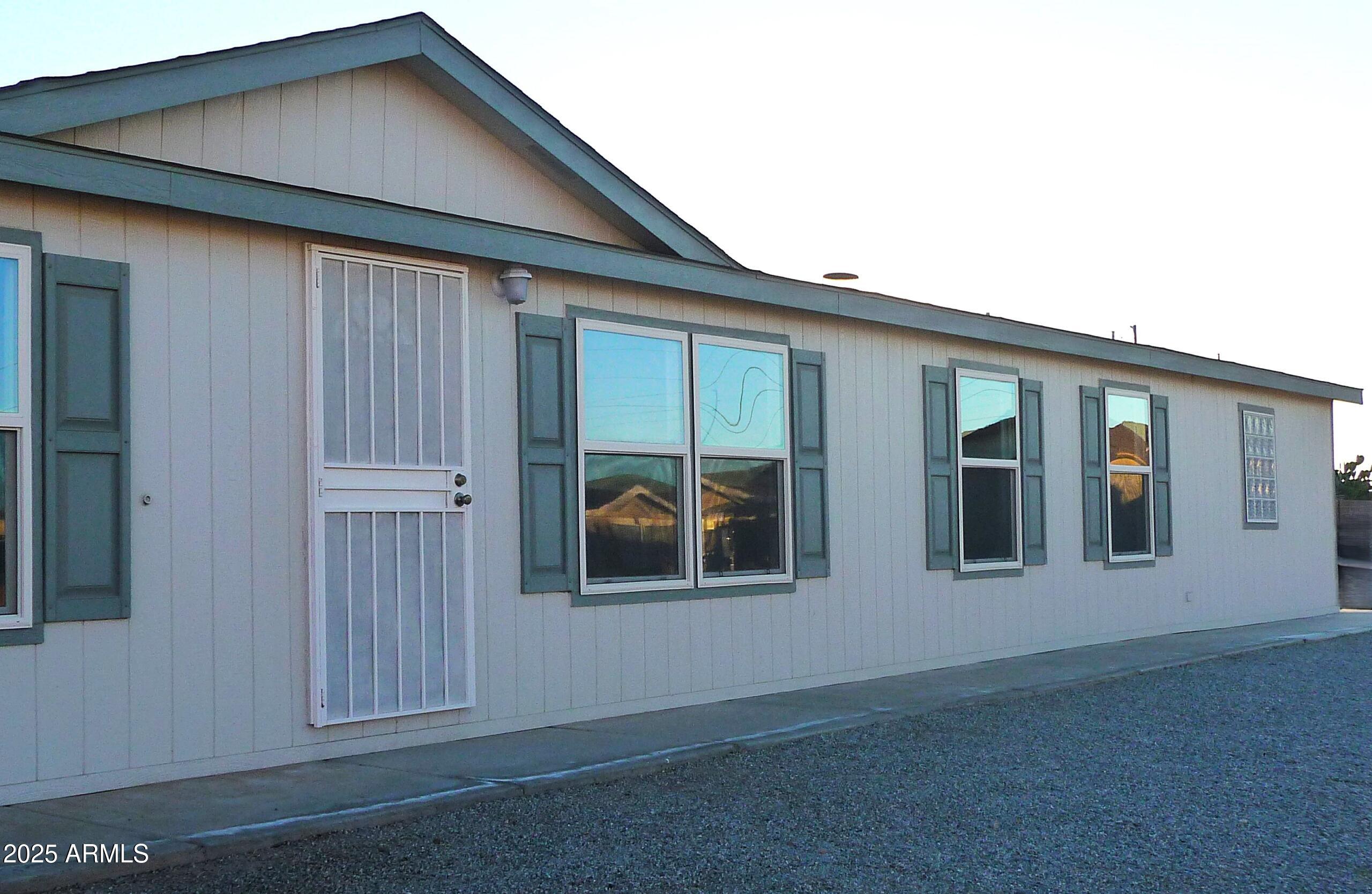 10217 S WINTER Avenue