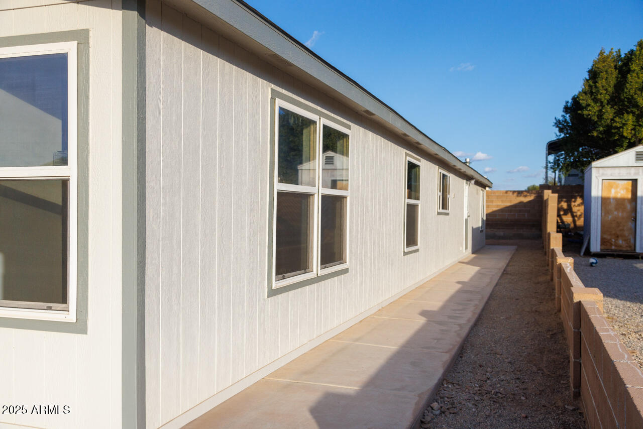 10217 S WINTER Avenue