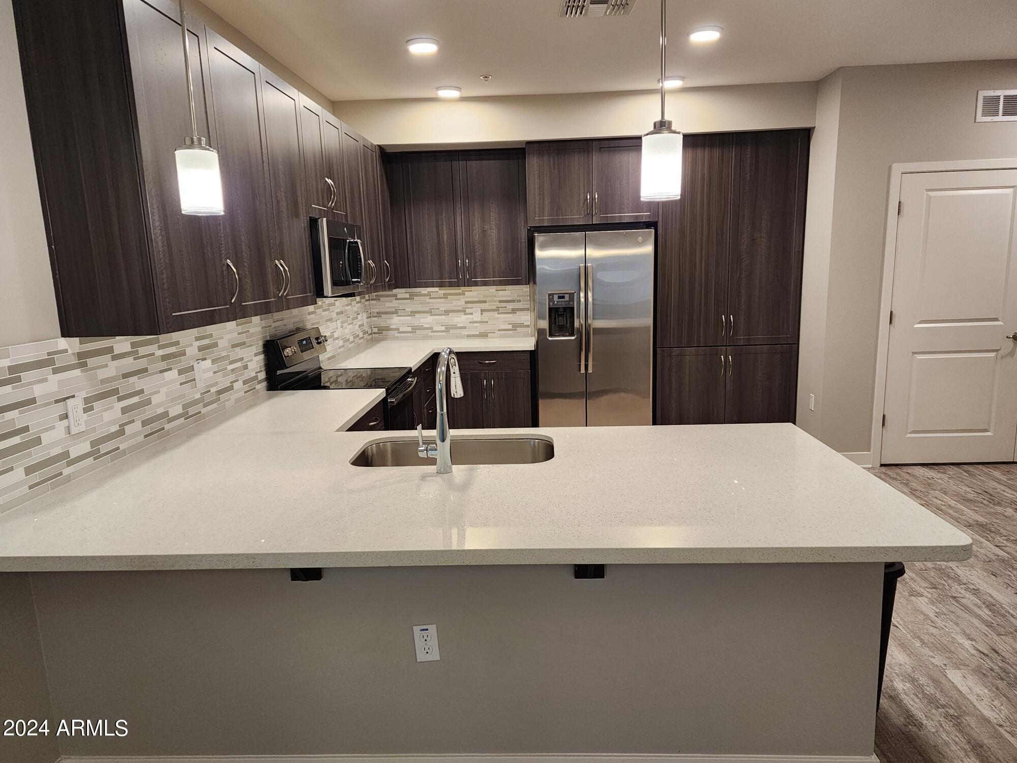 5550 E Deer Valley Drive 3