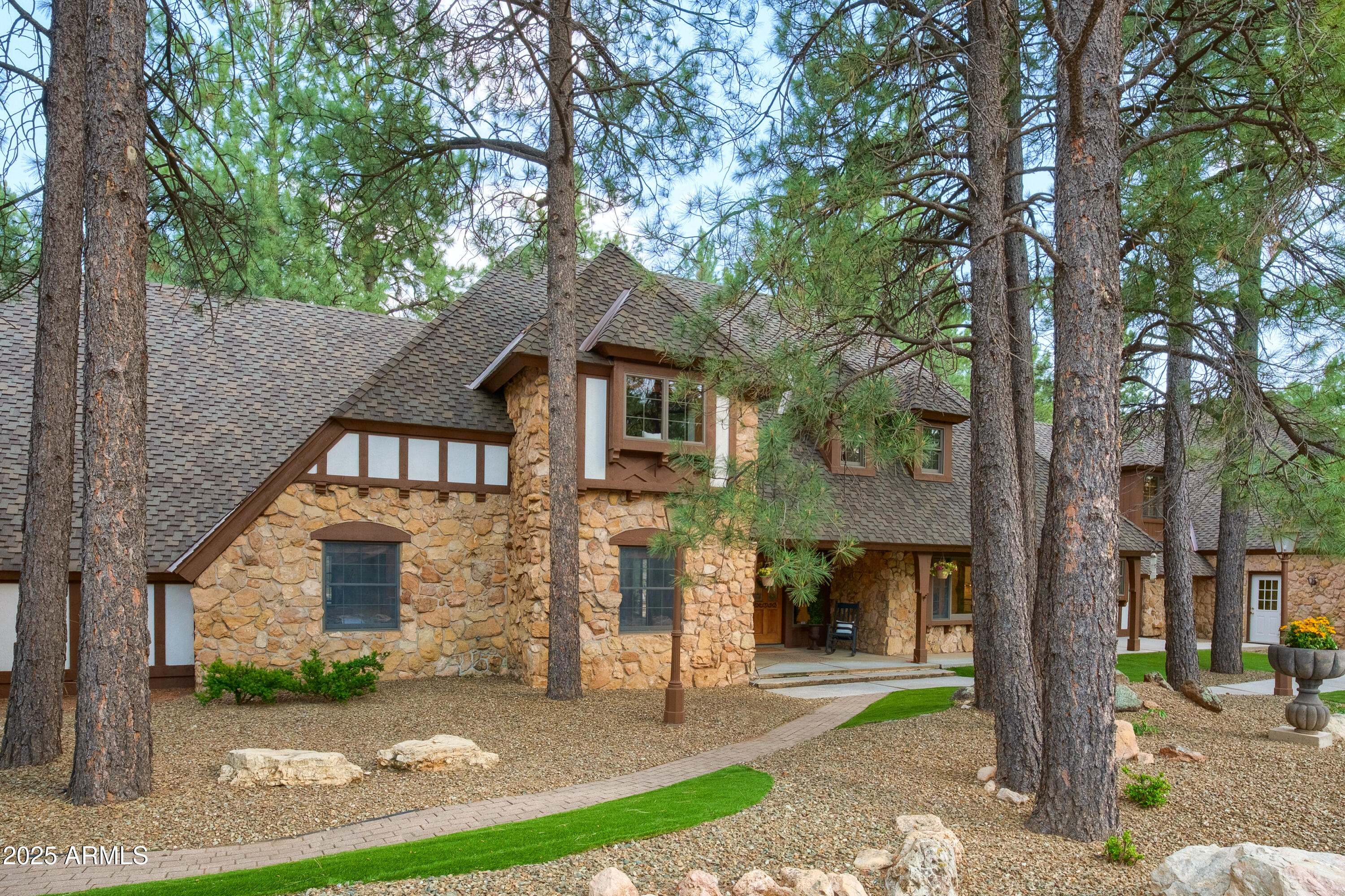 4927 E Mount Pleasant Drive