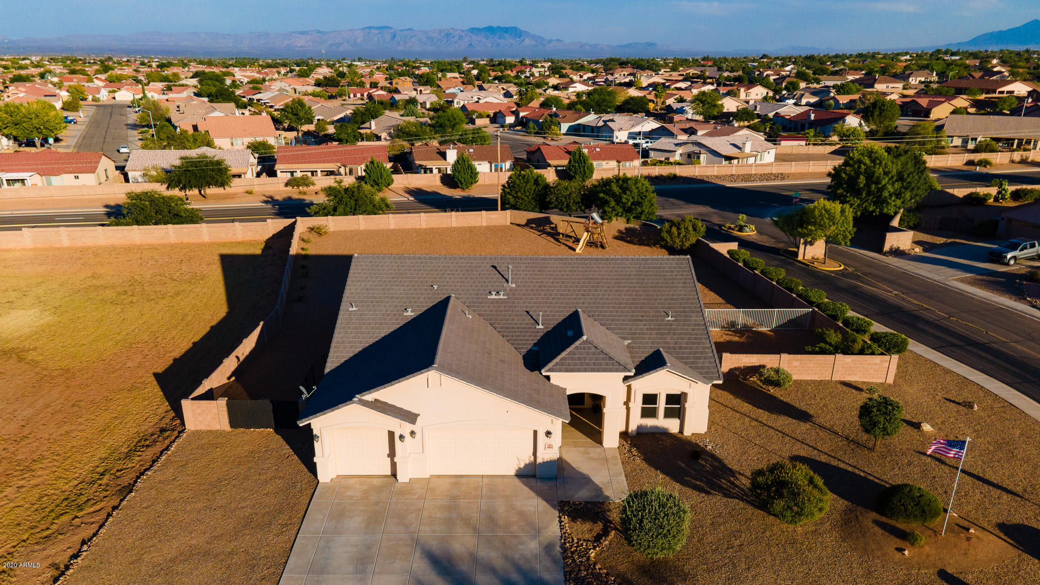 The Reserves at Canyon De Flores - Residential
