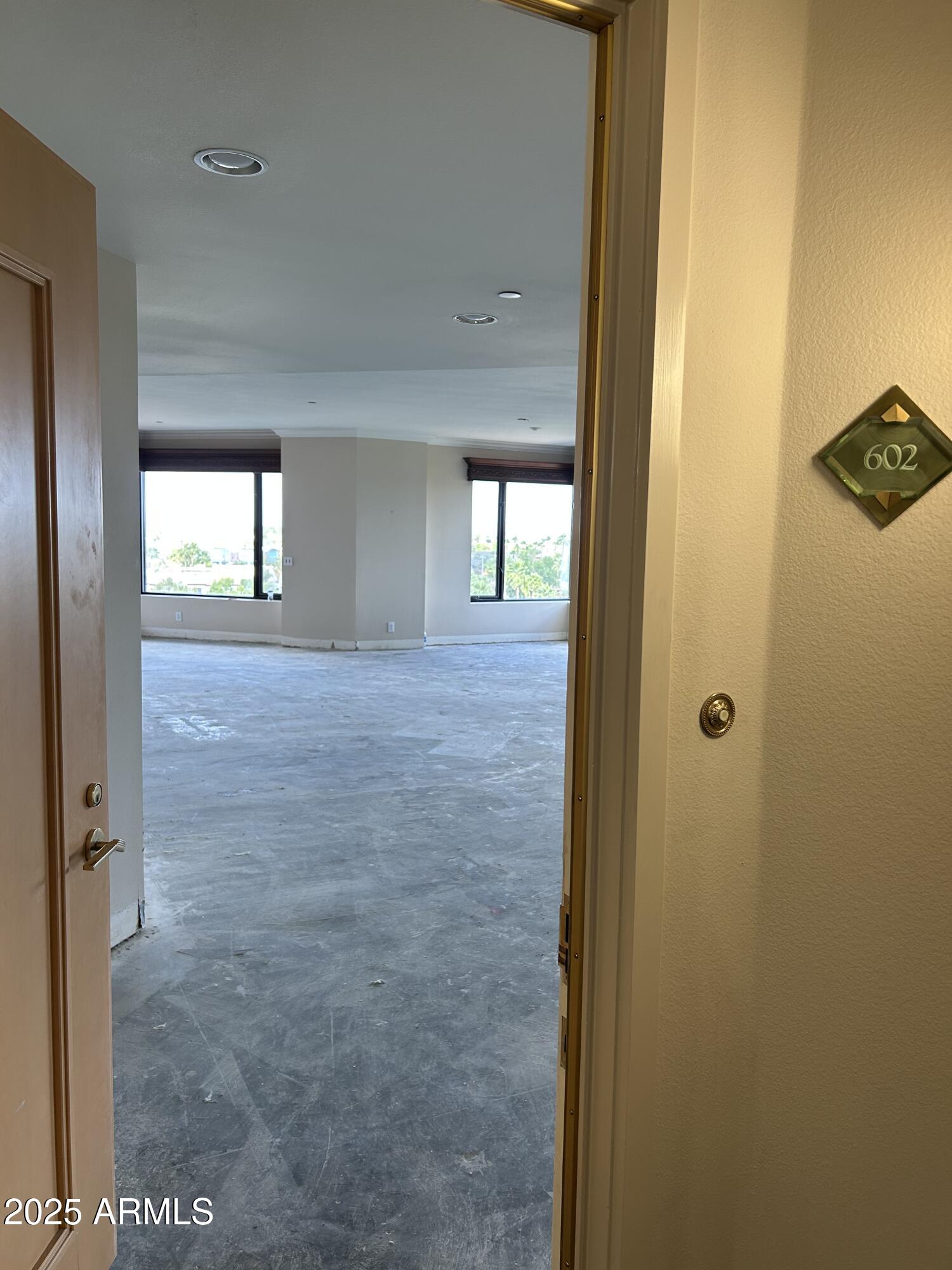 1040 E OSBORN Road 602