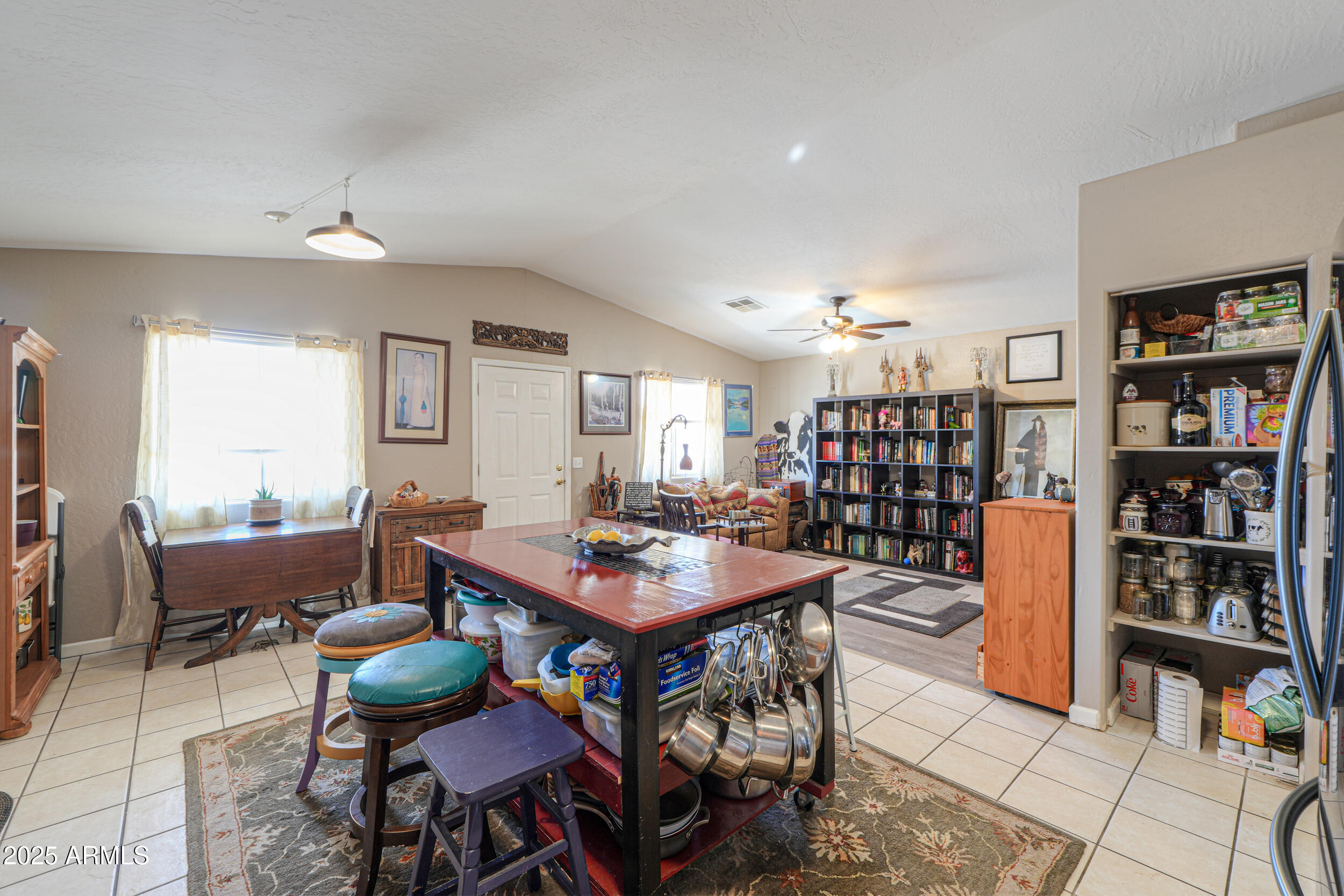 8210 W CONCORDIA Drive
