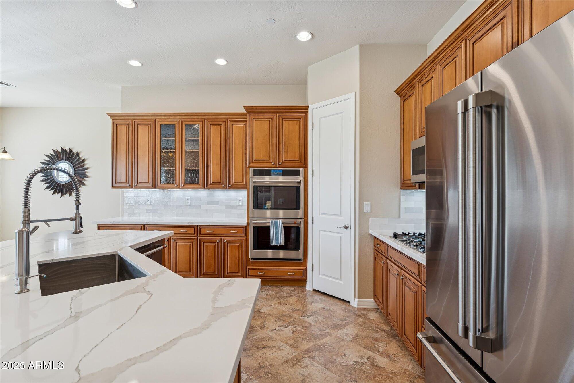 9915 E JENSEN Street