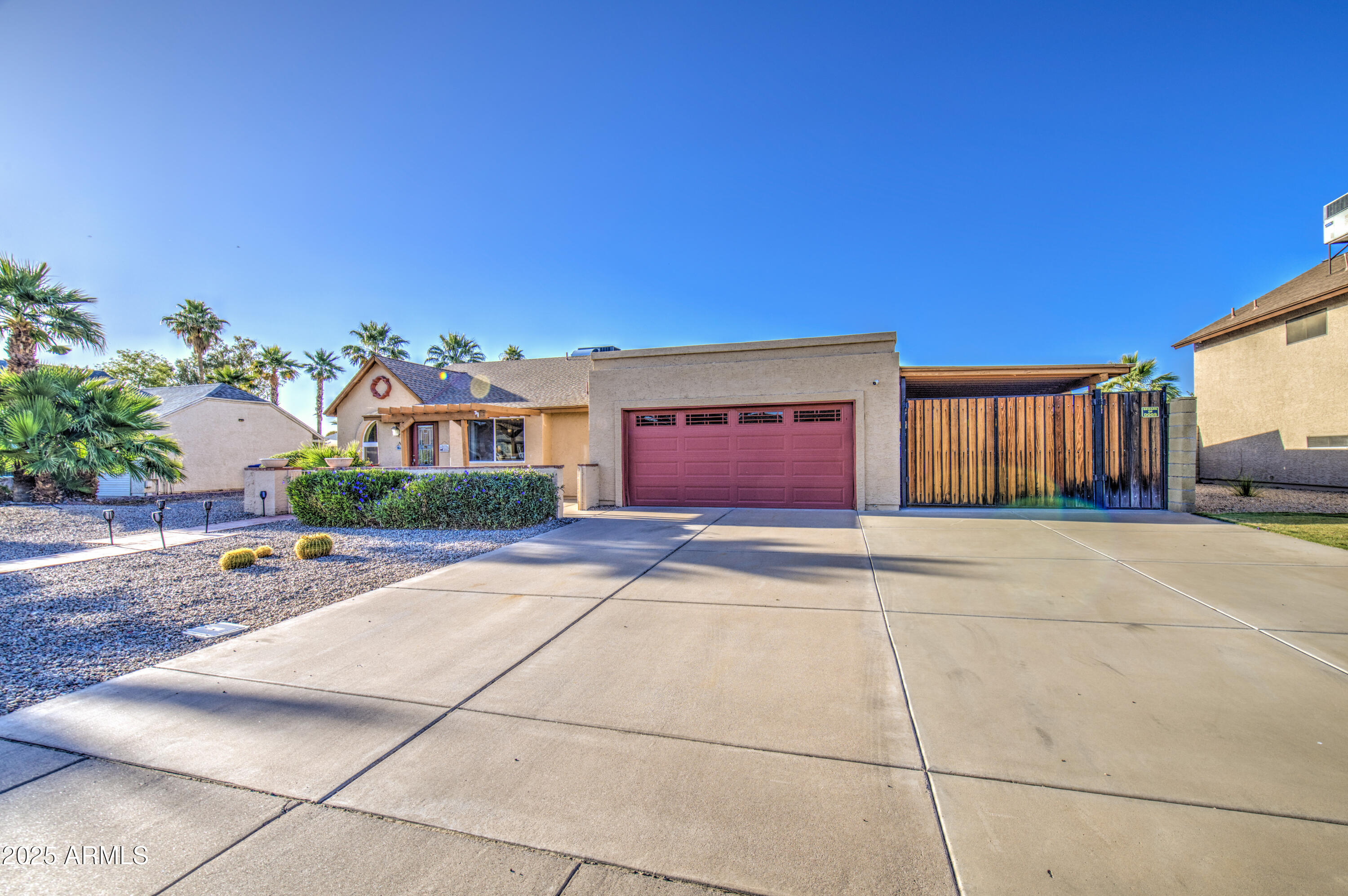 538 E ROCKWOOD Drive