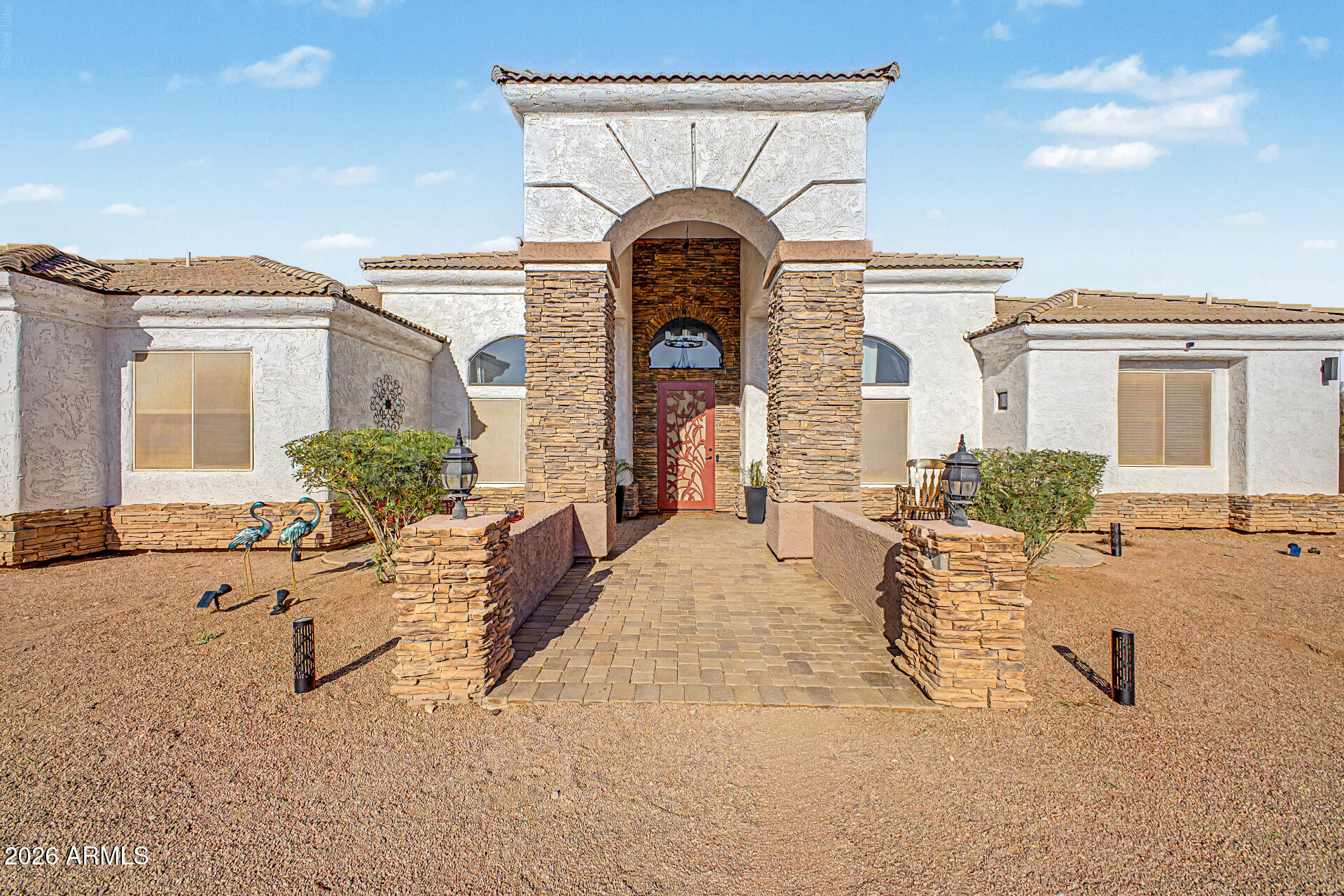 529 S VAL VISTA Road
