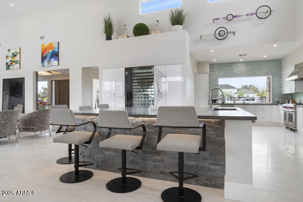 ARCADIA MANORS - Residential