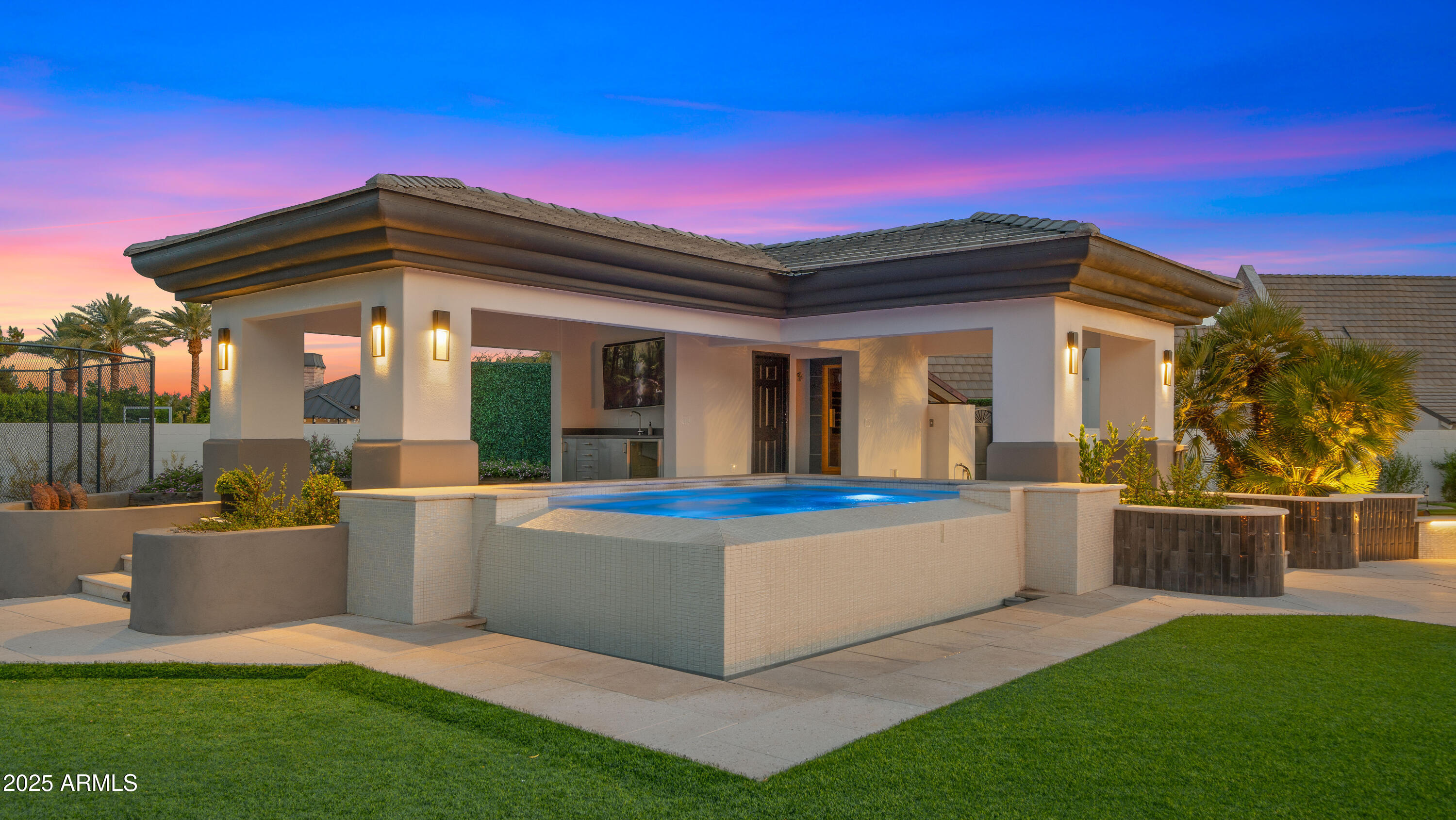 ARCADIA MANORS - Residential