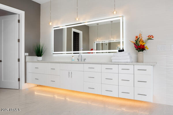 ARCADIA MANORS - Residential