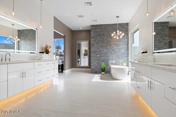 ARCADIA MANORS - Residential