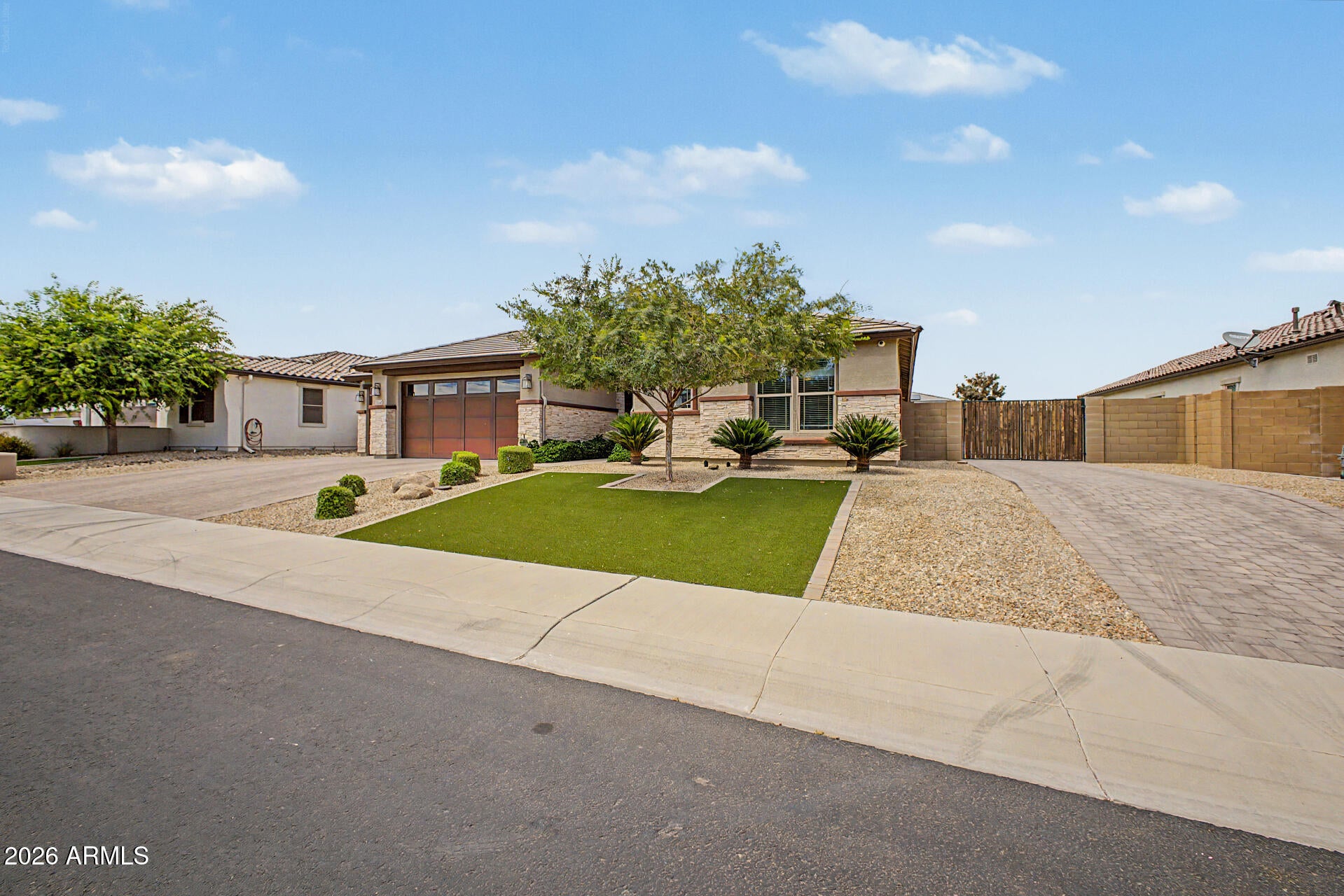 12542 W KRALL Court
