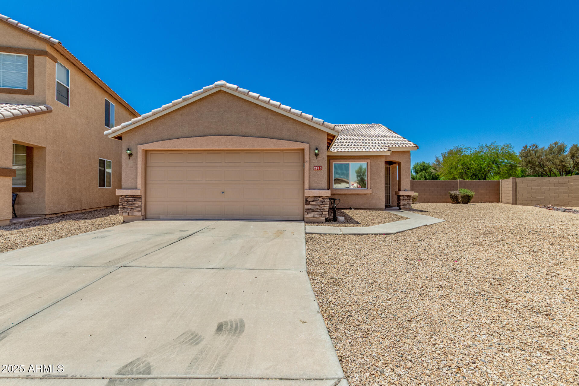2018 N 104TH Drive