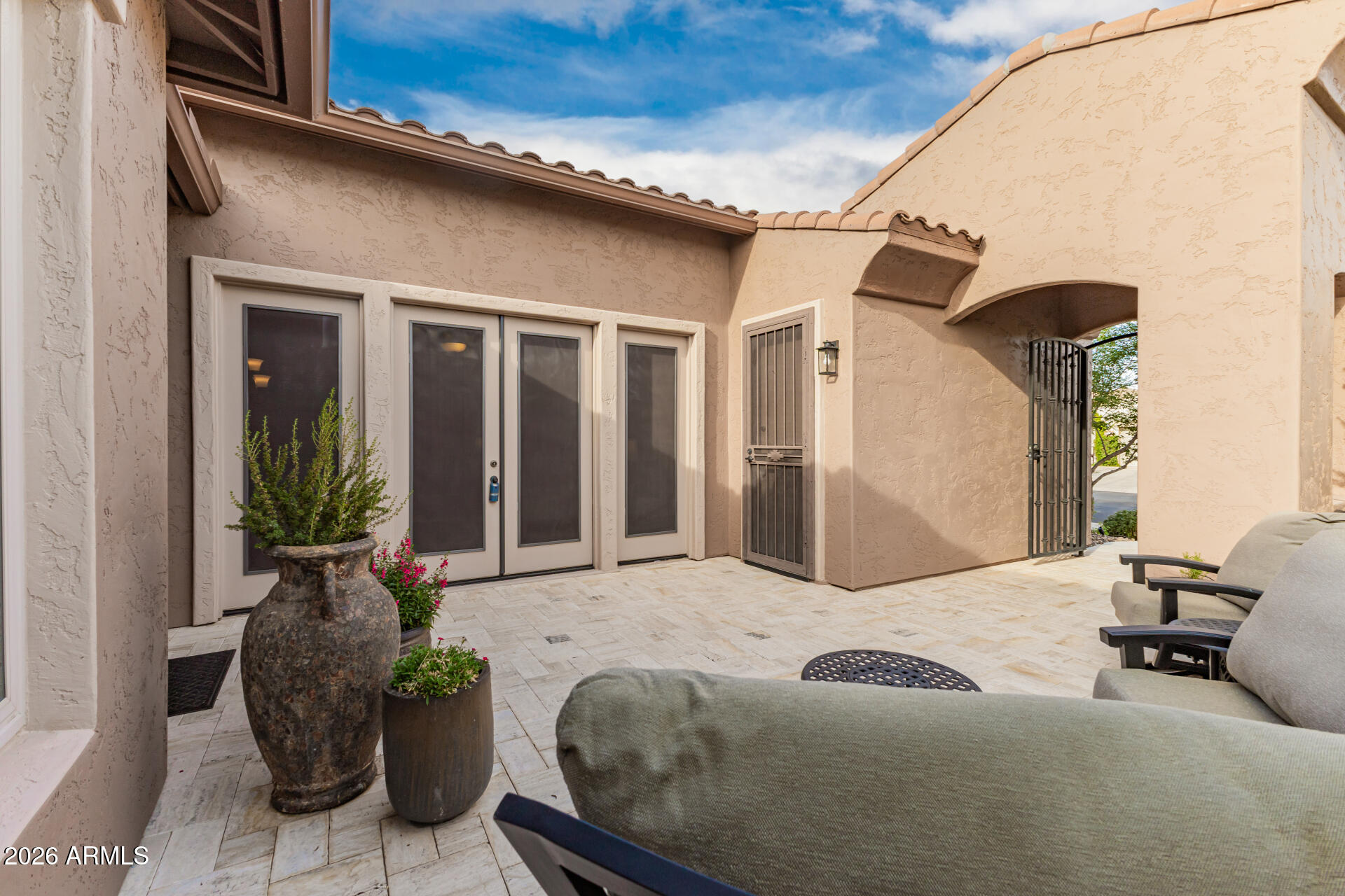 5722 S MESQUITE GROVE Way