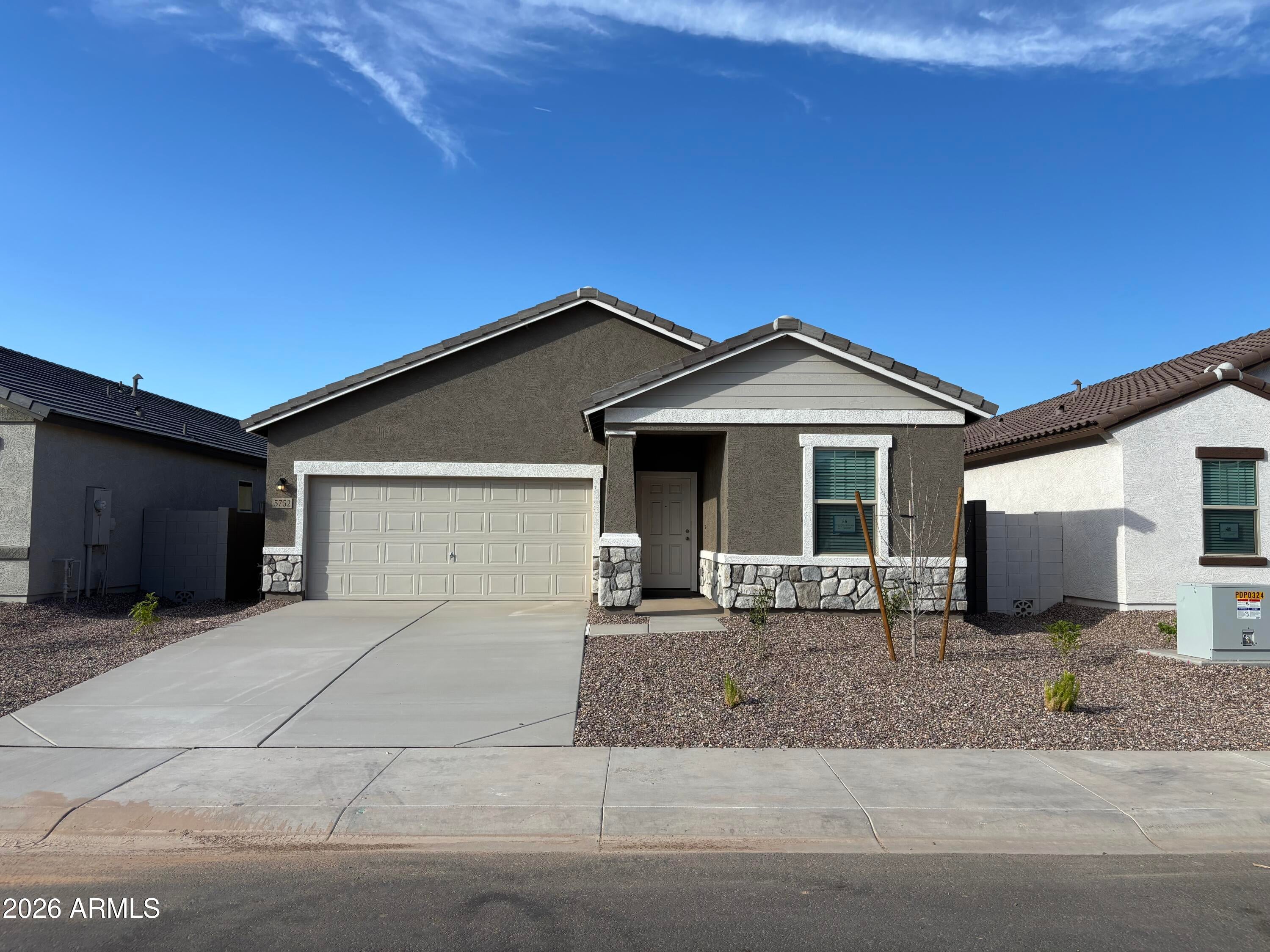 5752 E HORNBLENDE Way