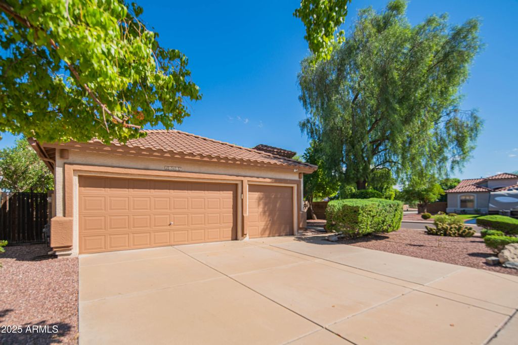 Photo of 21617 N 89th Drive, Peoria, AZ 85382 (MLS # 6924088)