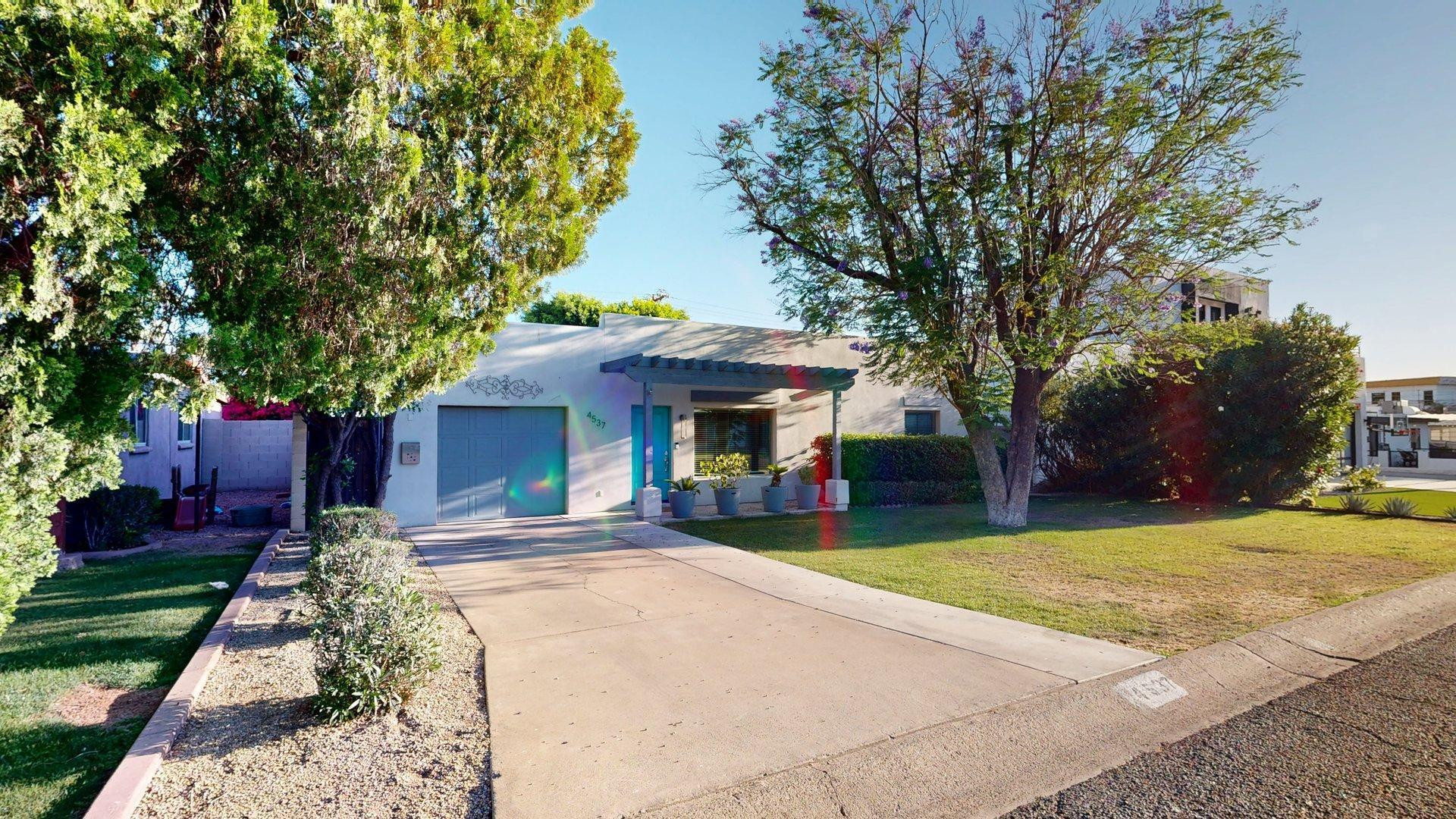 4537 E Devonshire Avenue