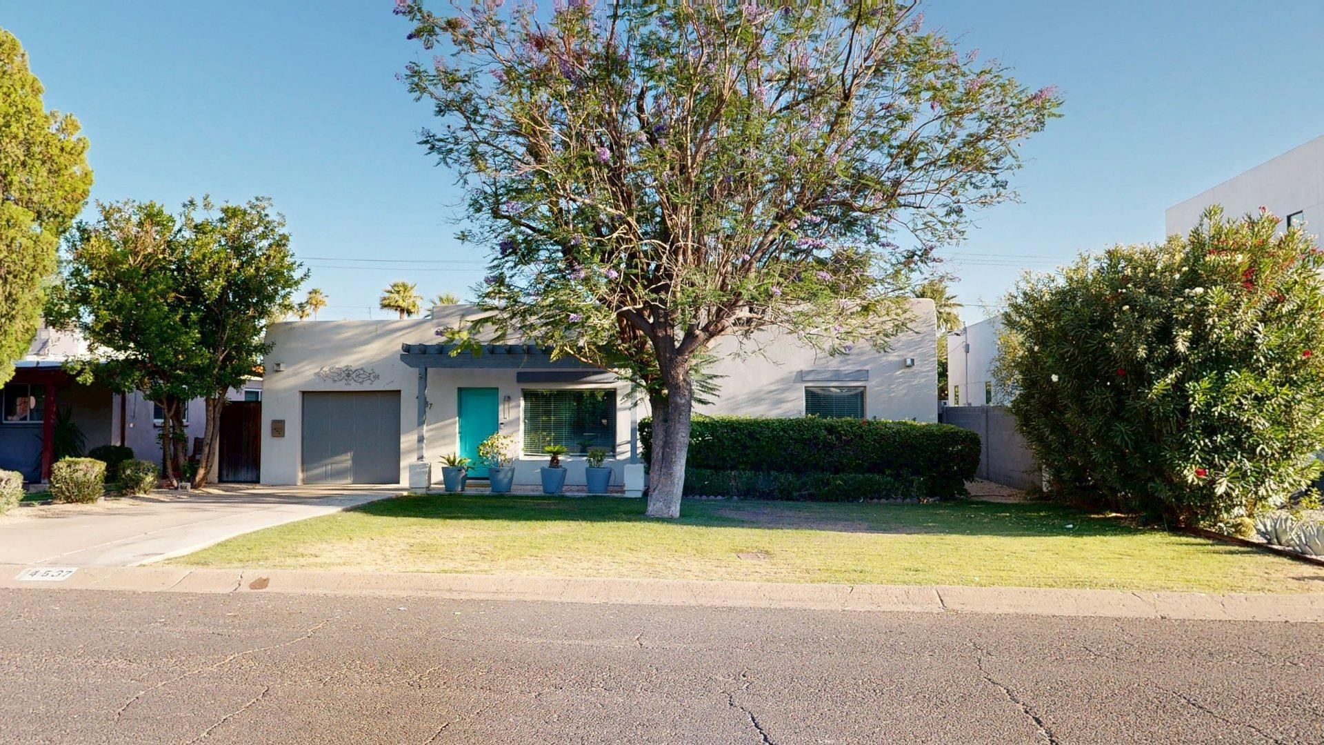 4537 E Devonshire Avenue