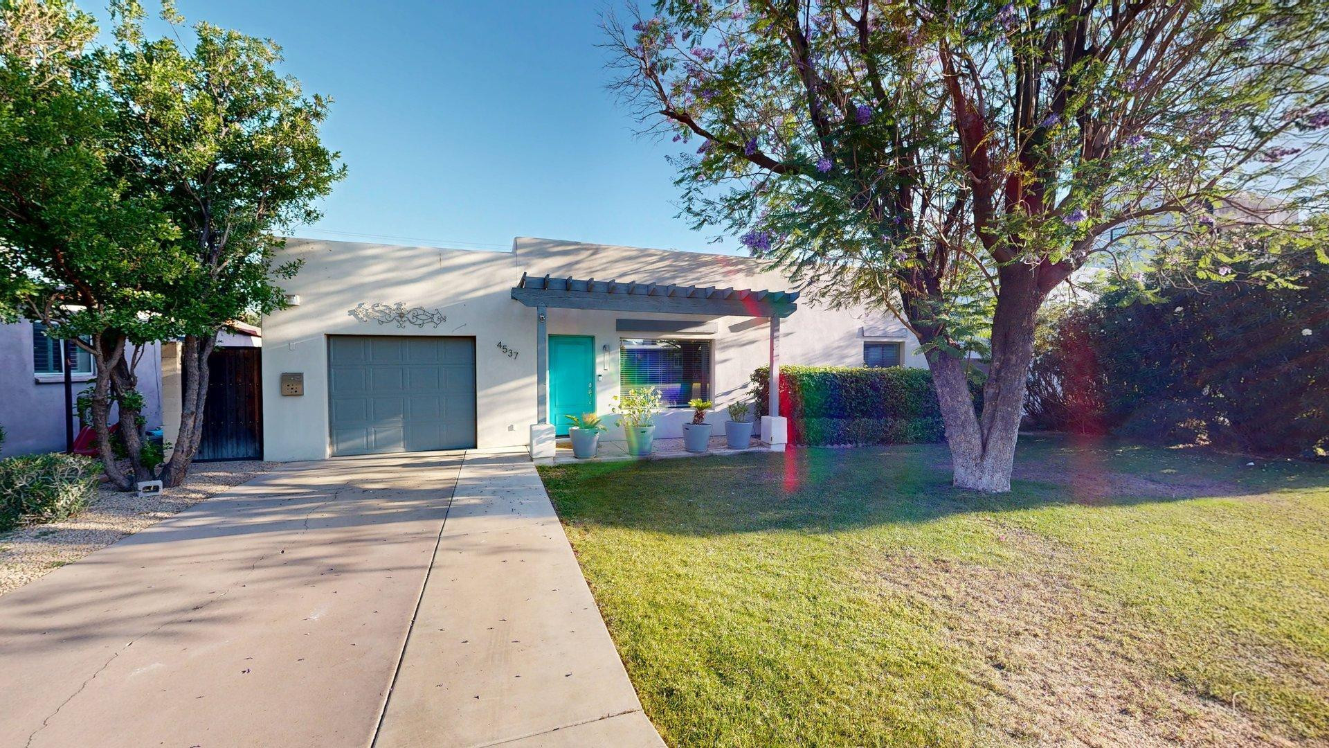 4537 E Devonshire Avenue