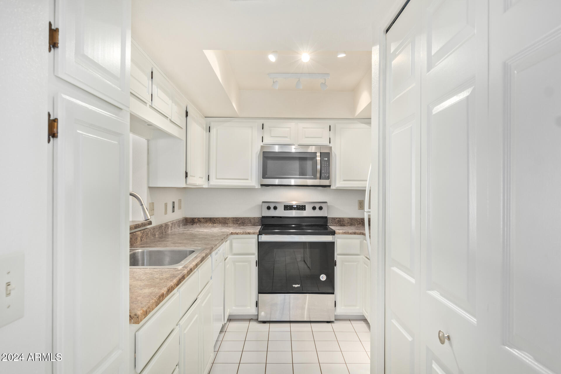 Phoenix, Arizona 85016, United States, 2 Bedrooms Bedrooms, ,2 BathroomsBathrooms,Residential,Active,26019