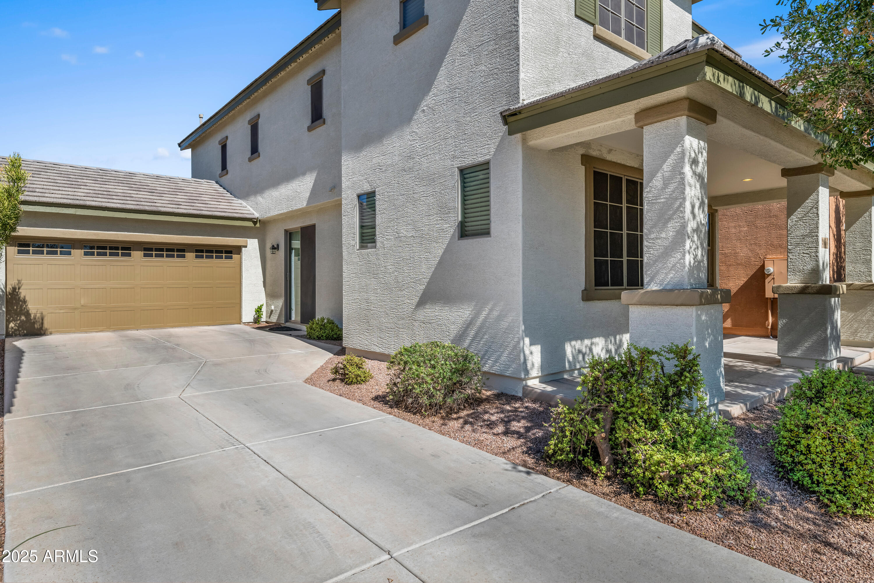 2066 S MOCCASIN Trail