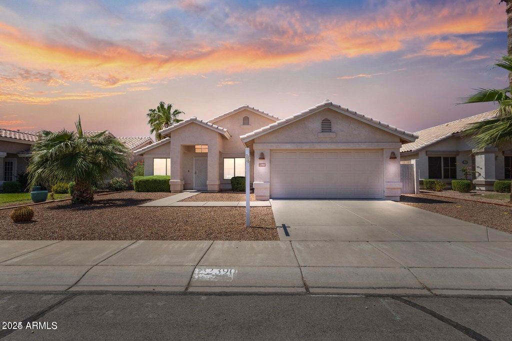 Photo of 2390 S Walnut Drive, Chandler, AZ 85286 (MLS # 6917804)