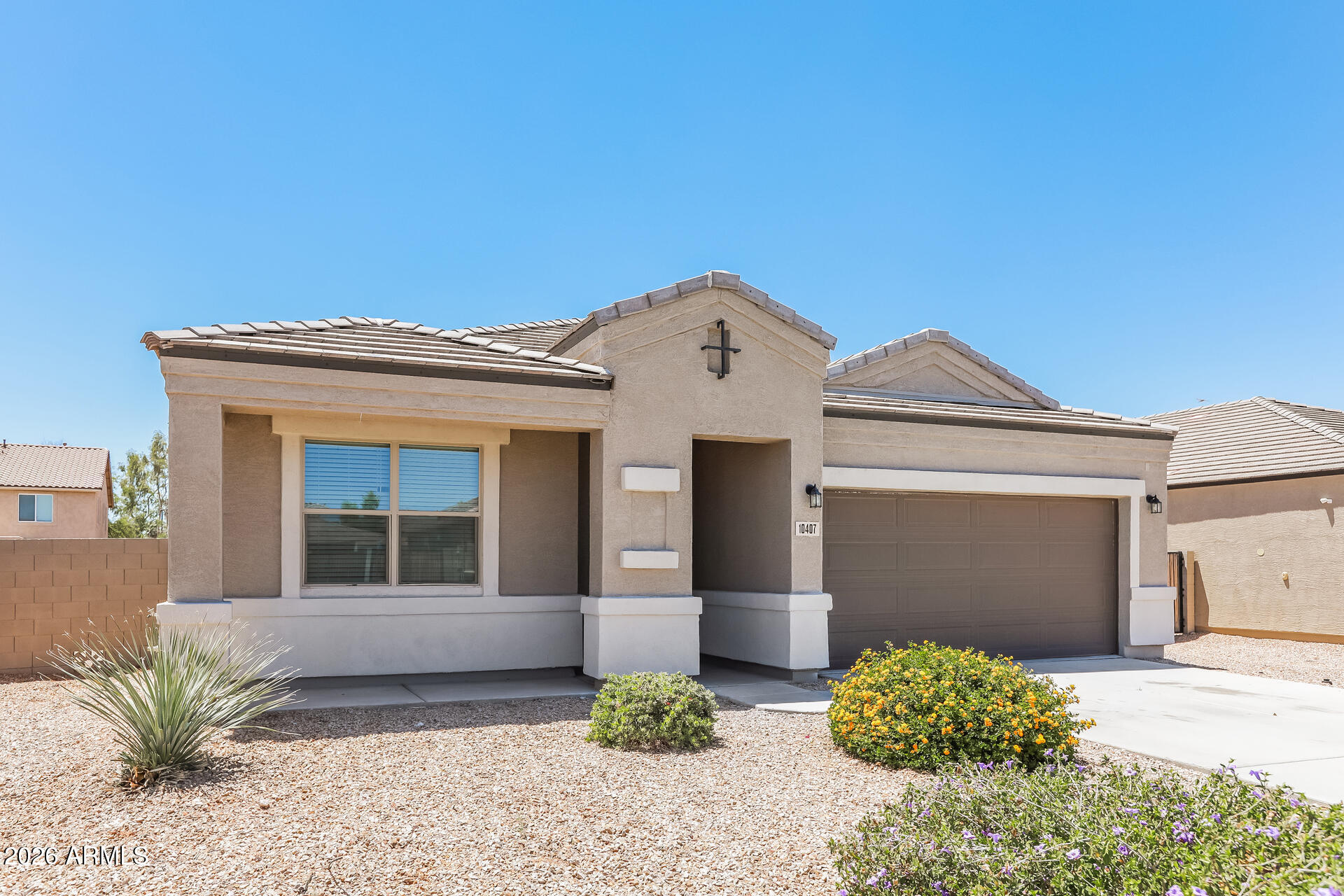 10407 E LUPINE Lane