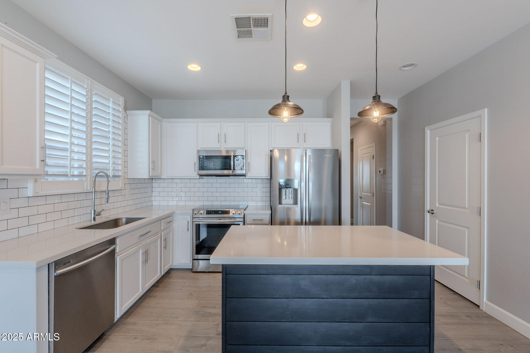 598 E HAZELNUT Lane