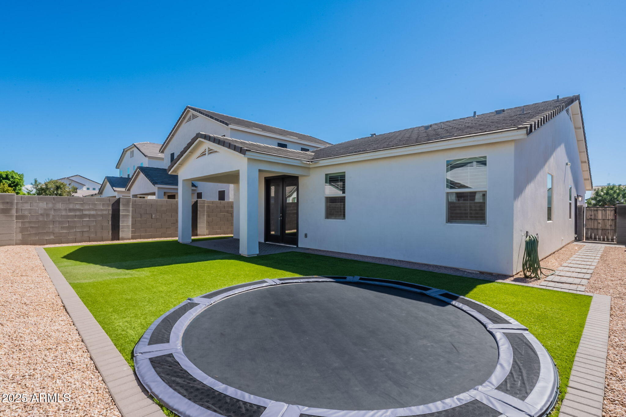 598 E HAZELNUT Lane