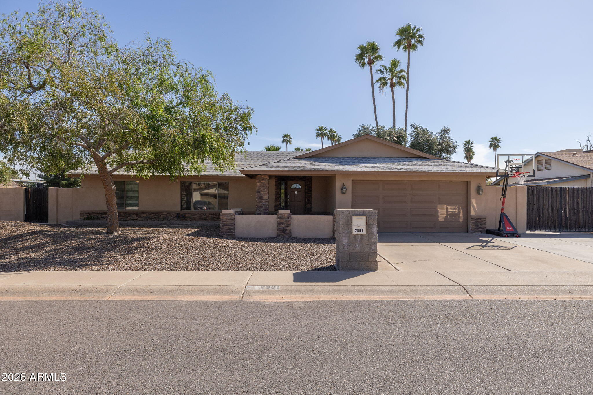 2901 W STRAFORD Drive