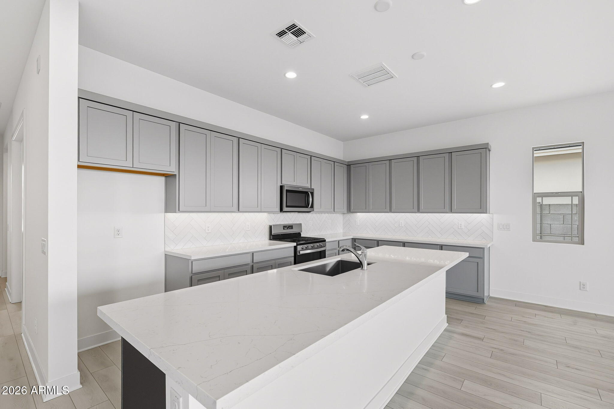 3658 W HORSE TRAIL Way