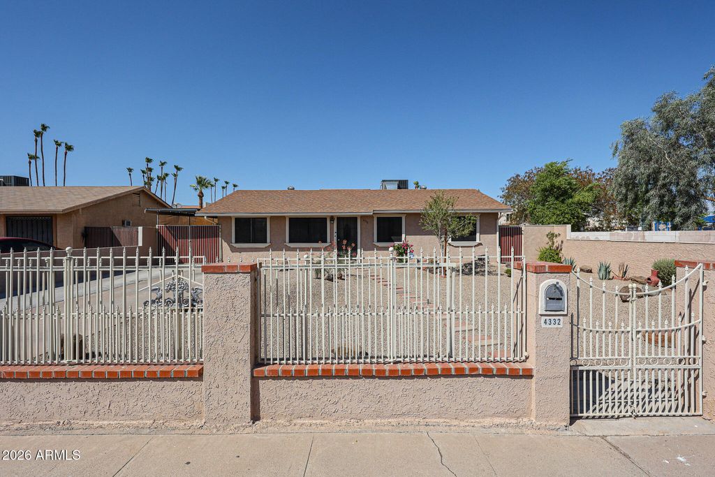 Photo of 4332 W Clarendon Avenue, Phoenix, AZ 85031 (MLS # 7052281)
