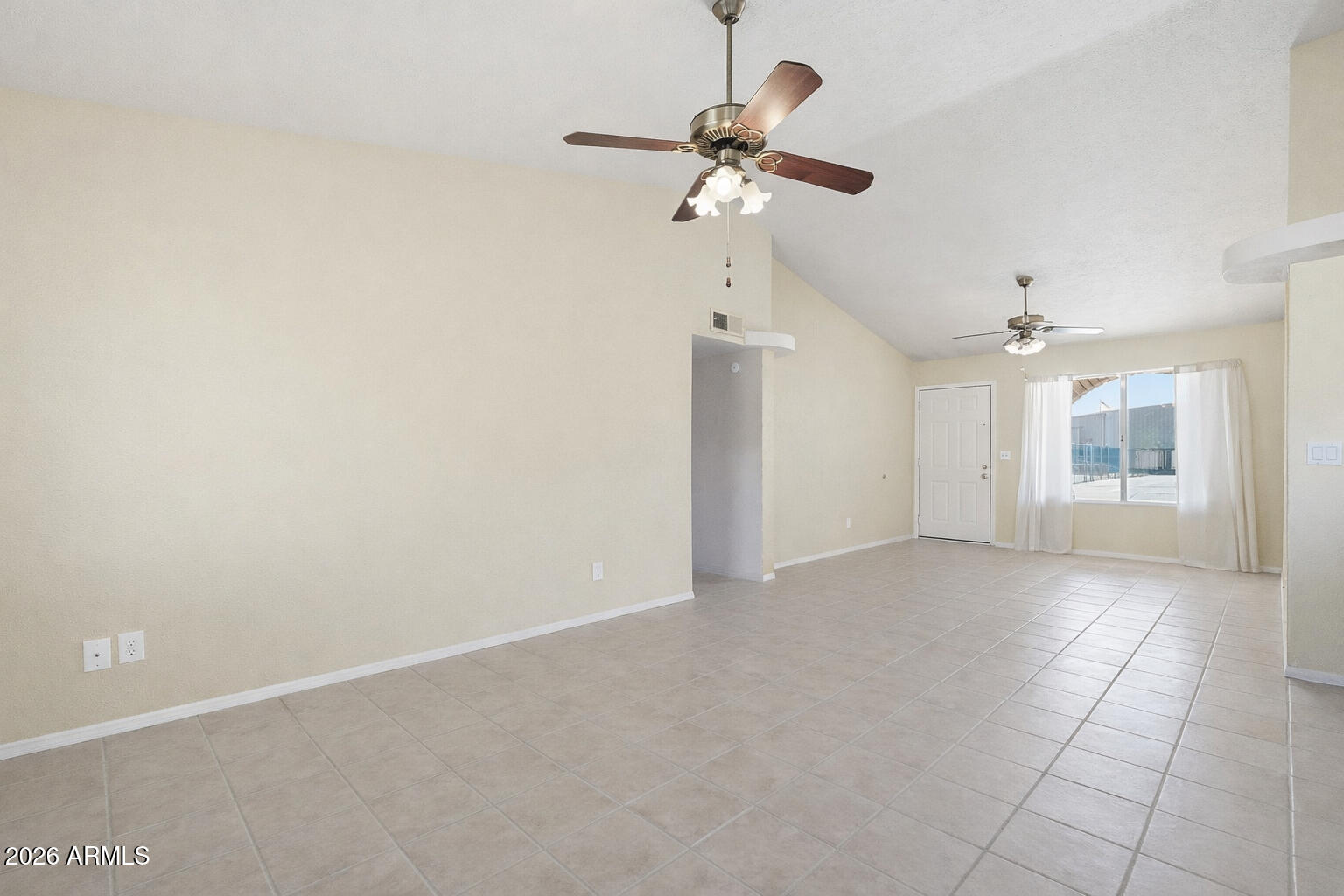 2226 E DIAMOND Avenue