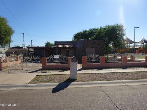 2821 E ADAMS Street Phoenix AZ 85034