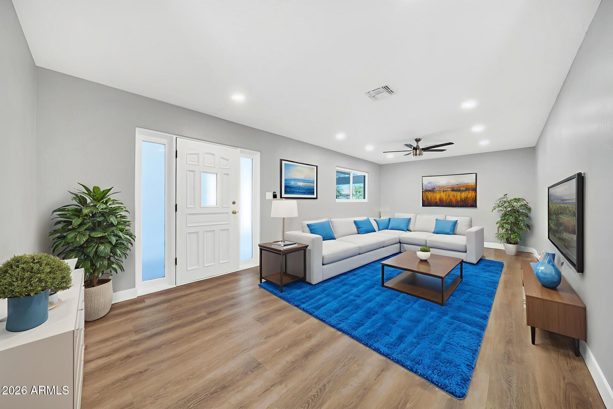 8219 E WHITTON Avenue