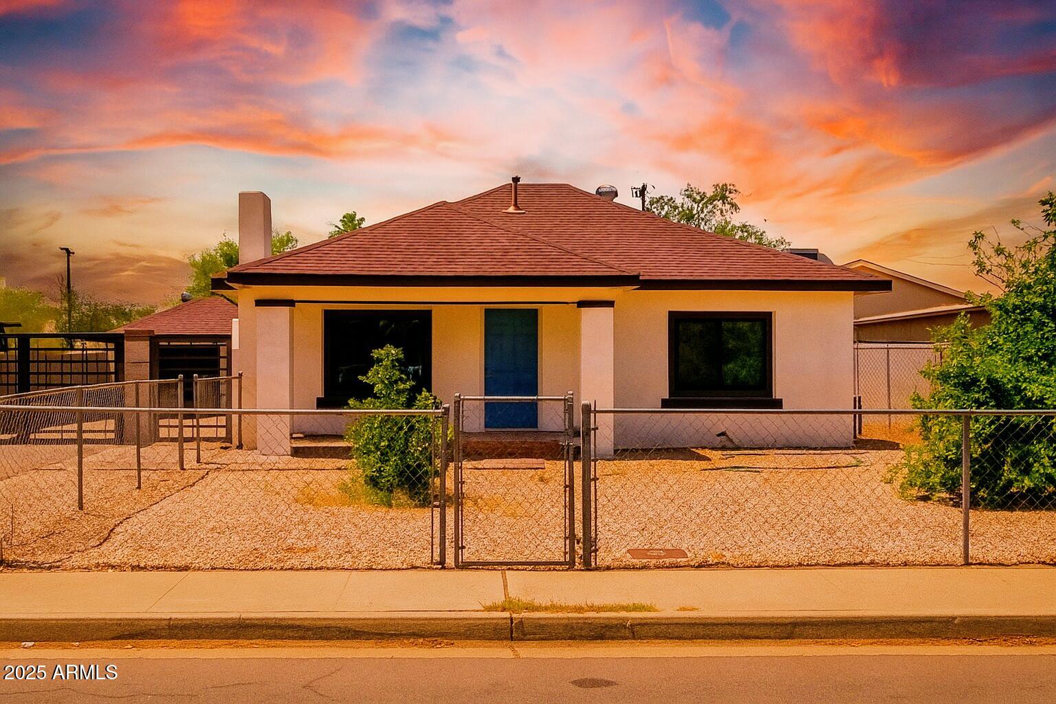2112 N 24TH Place