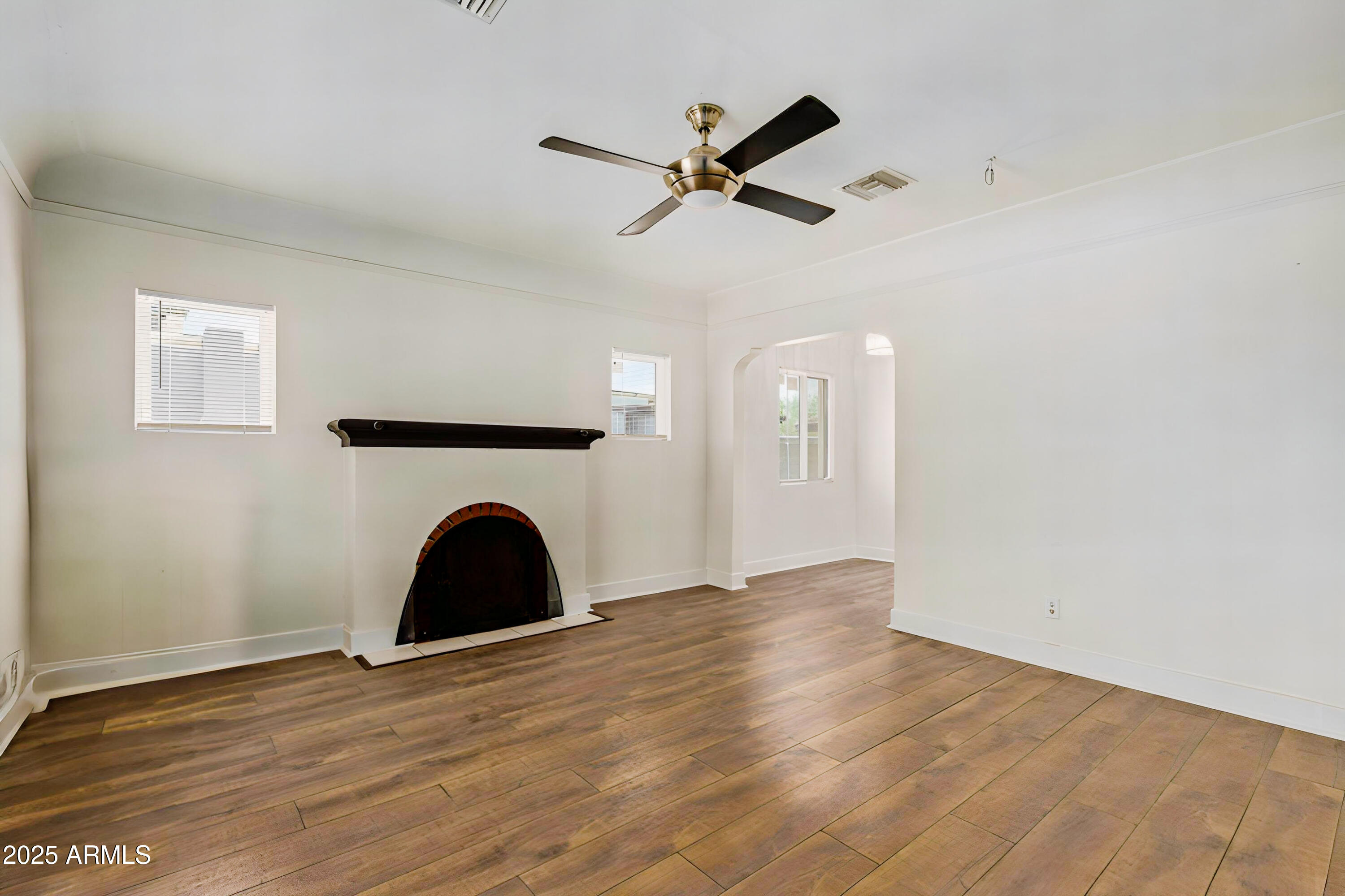 2112 N 24TH Place