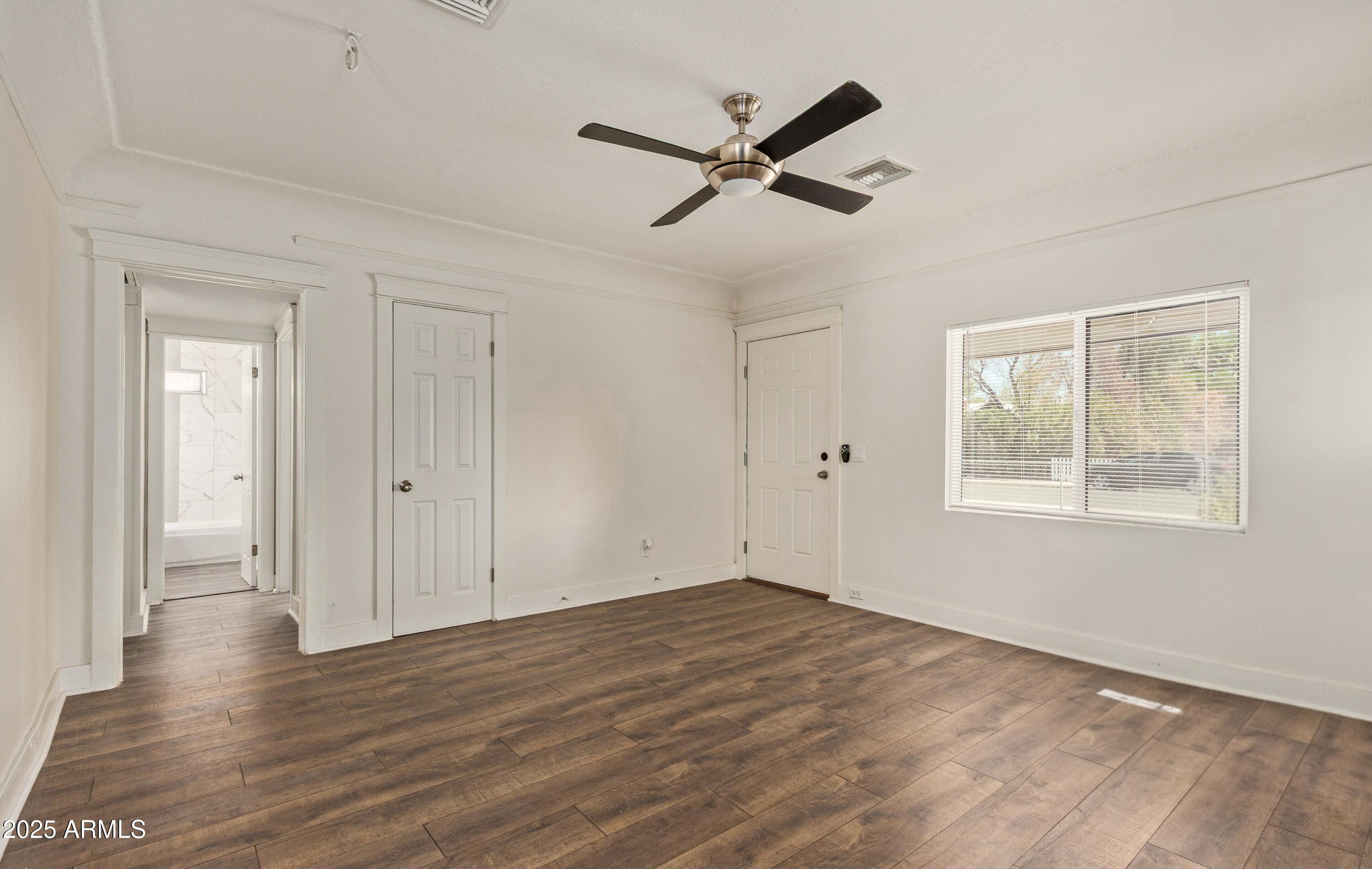 2112 N 24TH Place