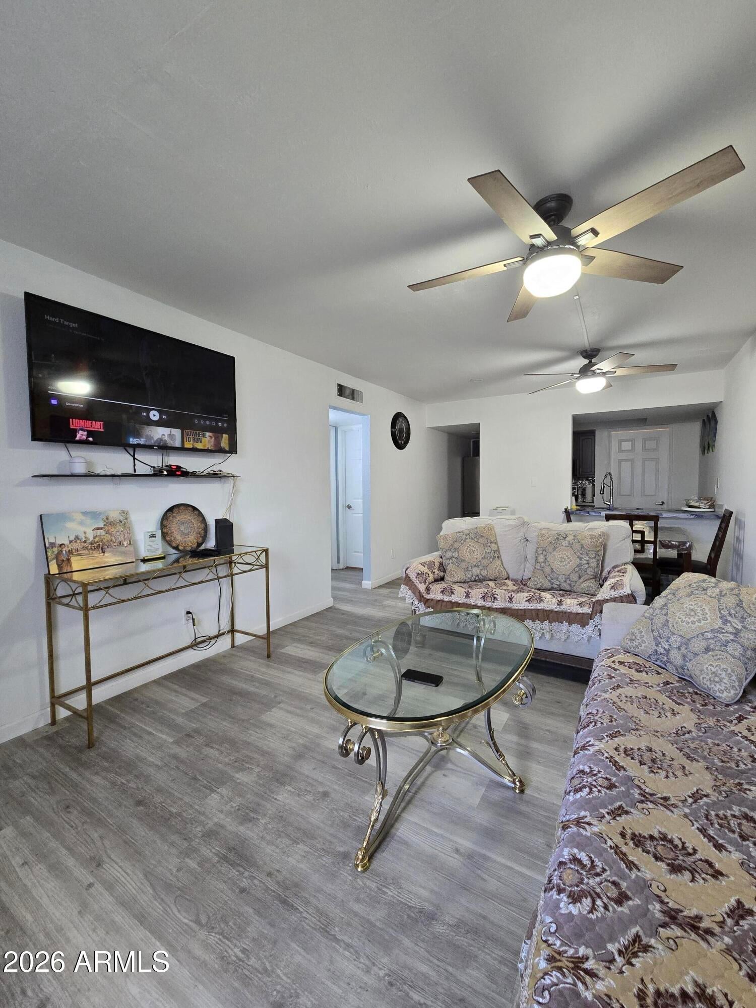 925 W PEORIA Avenue 44
