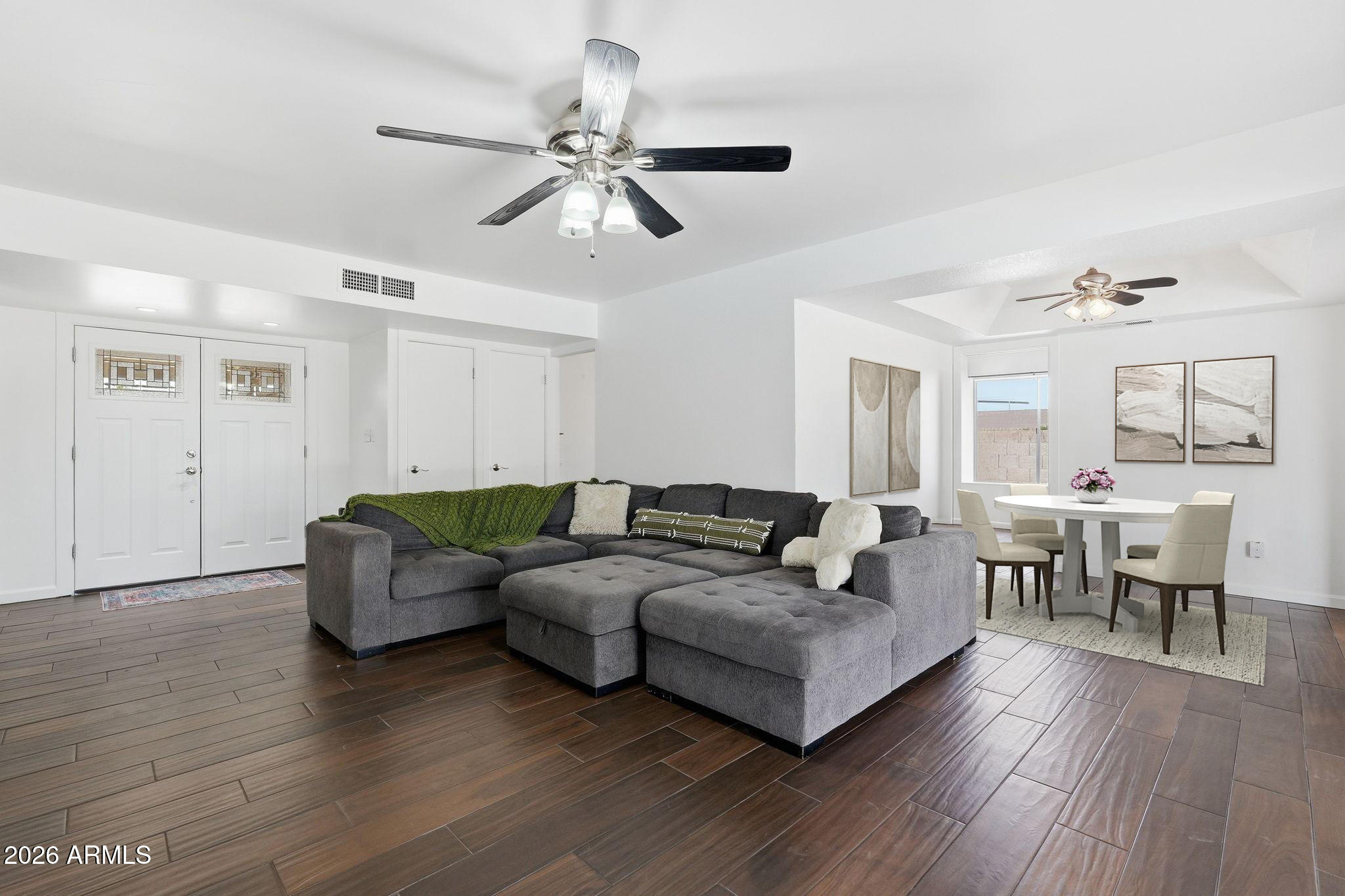 3934 W AIRE LIBRE Avenue