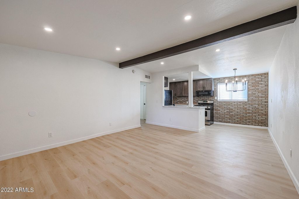 listing image 0