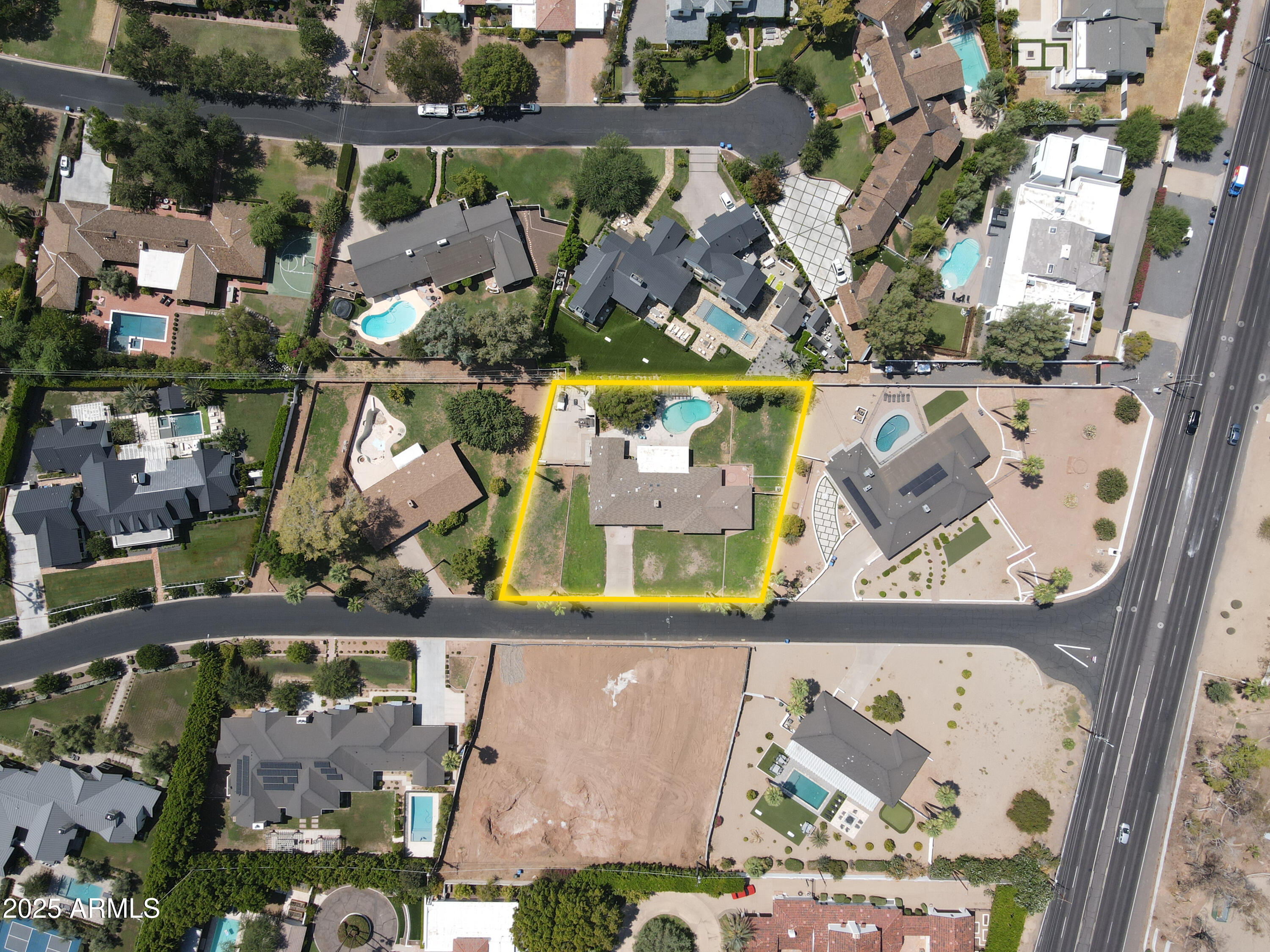 4616 N 49TH Place