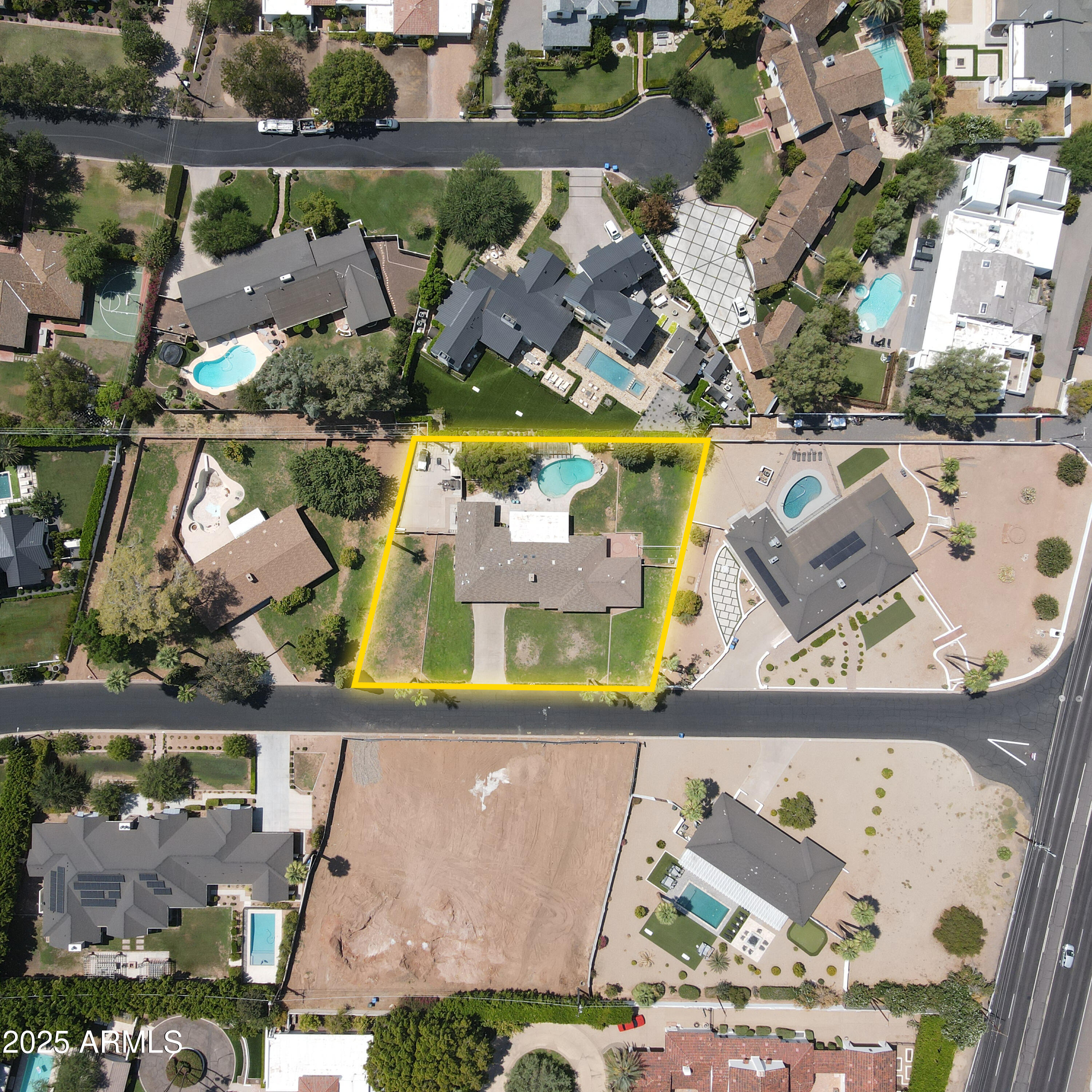 4616 N 49TH Place