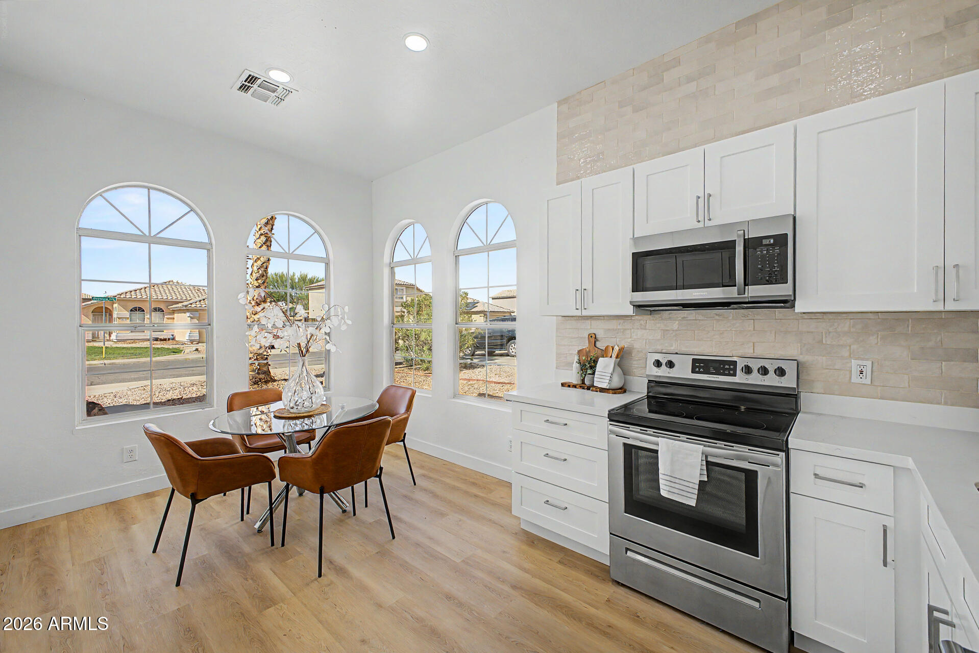 11021 W HAYWARD Avenue <WOW>