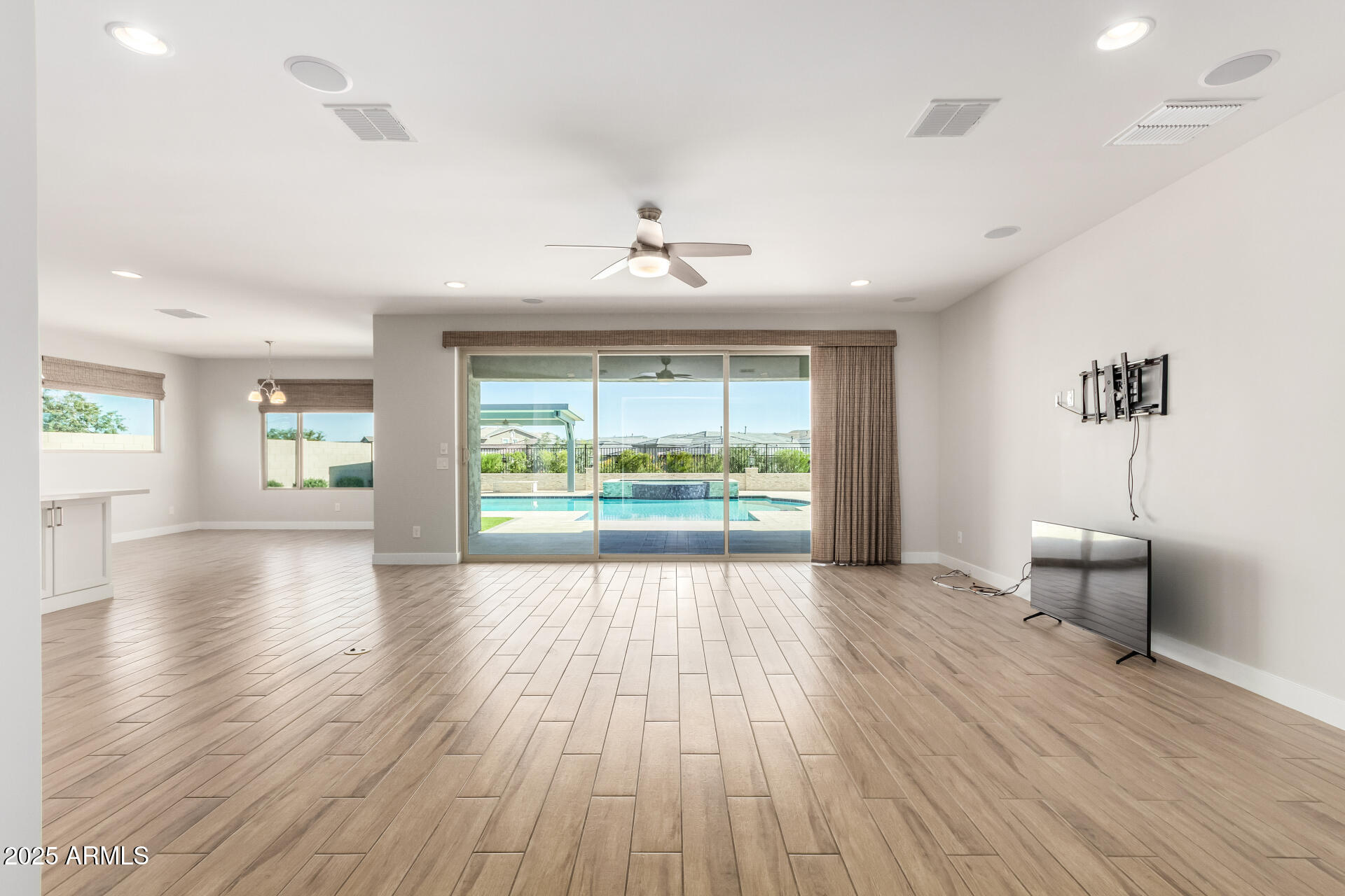 10313 E THORNTON Avenue