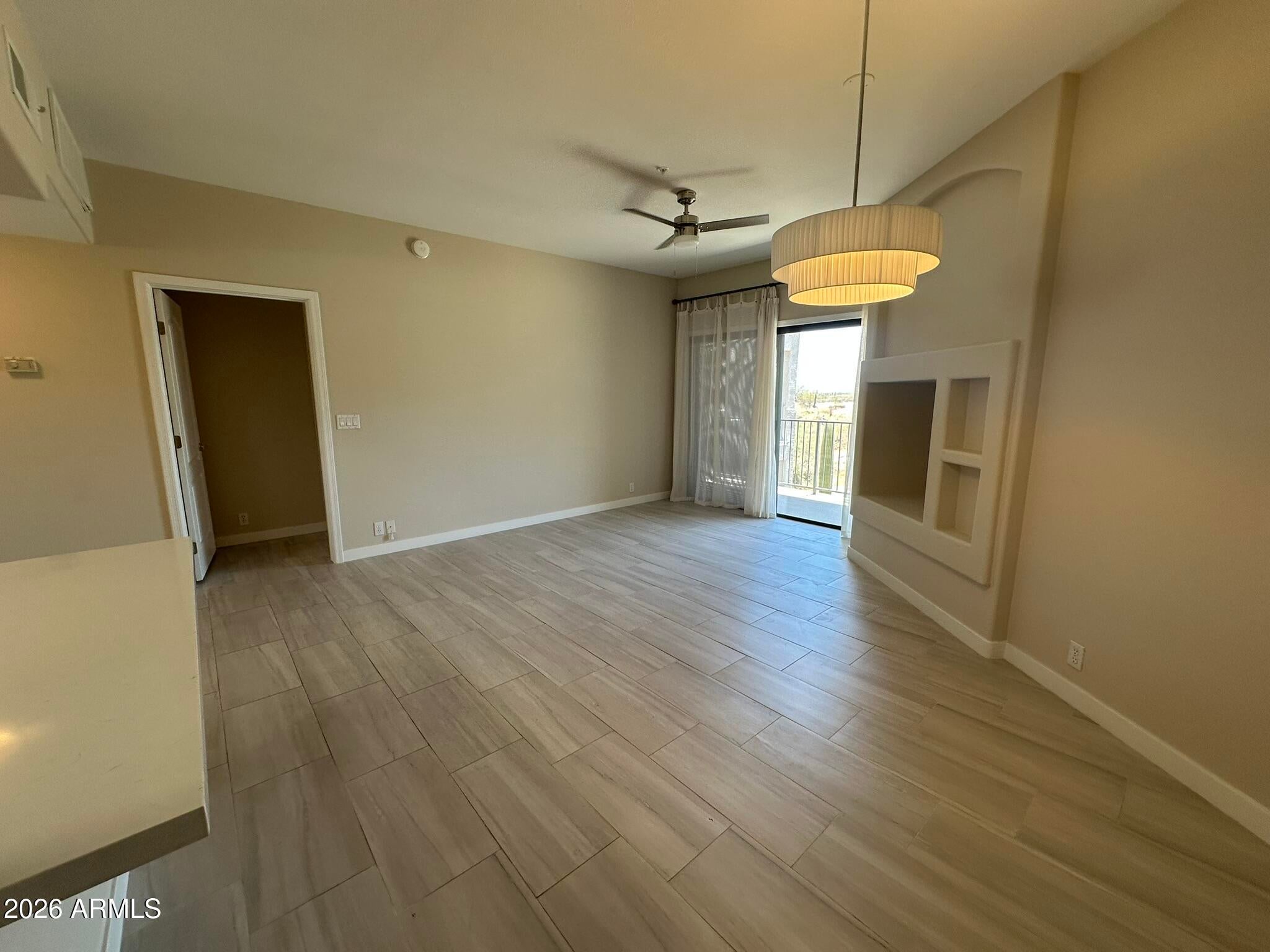 10401 N SAGUARO -- 220