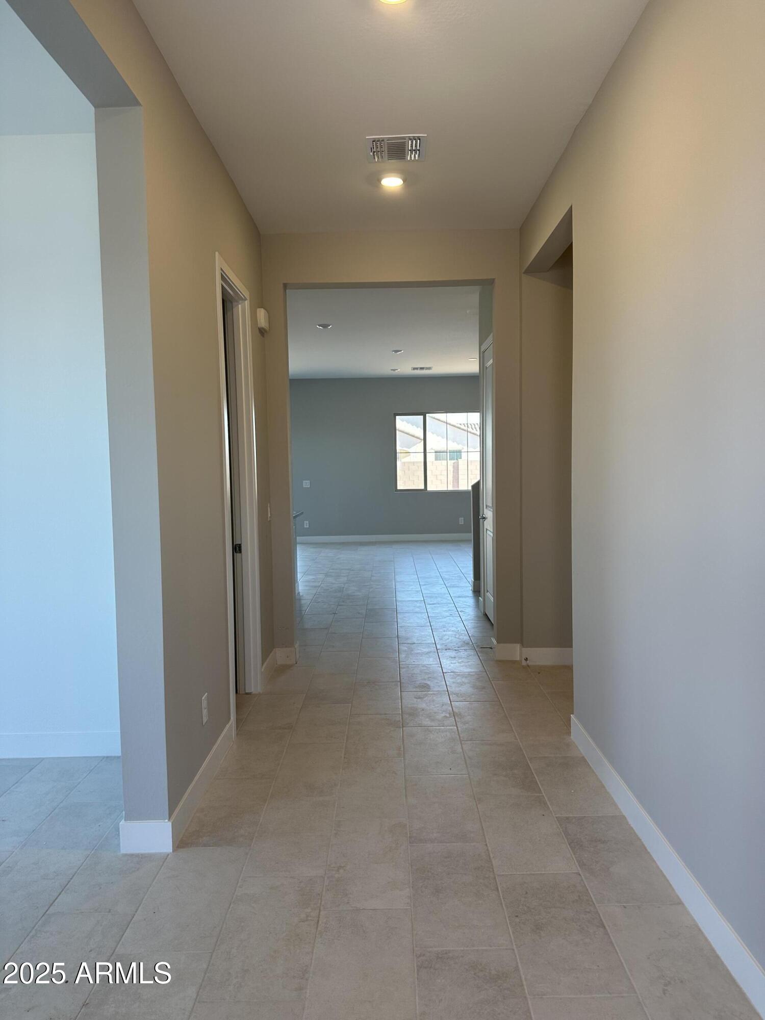 713 W LONGWOOD Drive