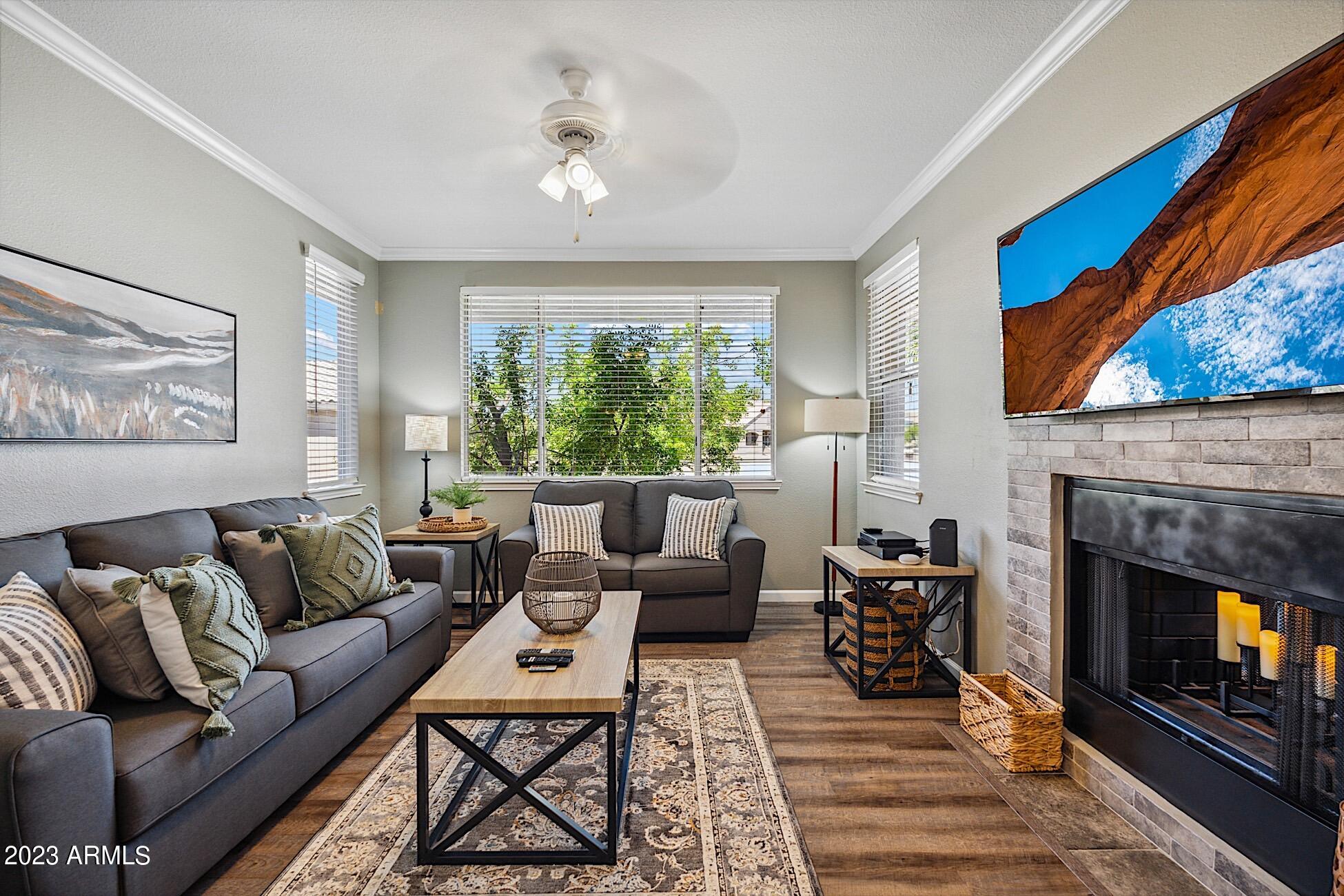 7009 E ACOMA Drive 2121