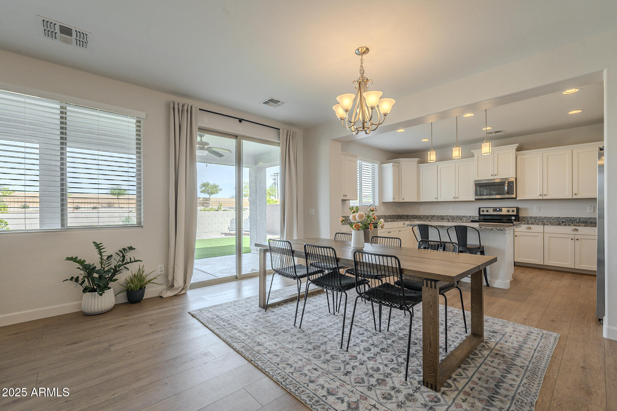 3247 N LOMA Vista